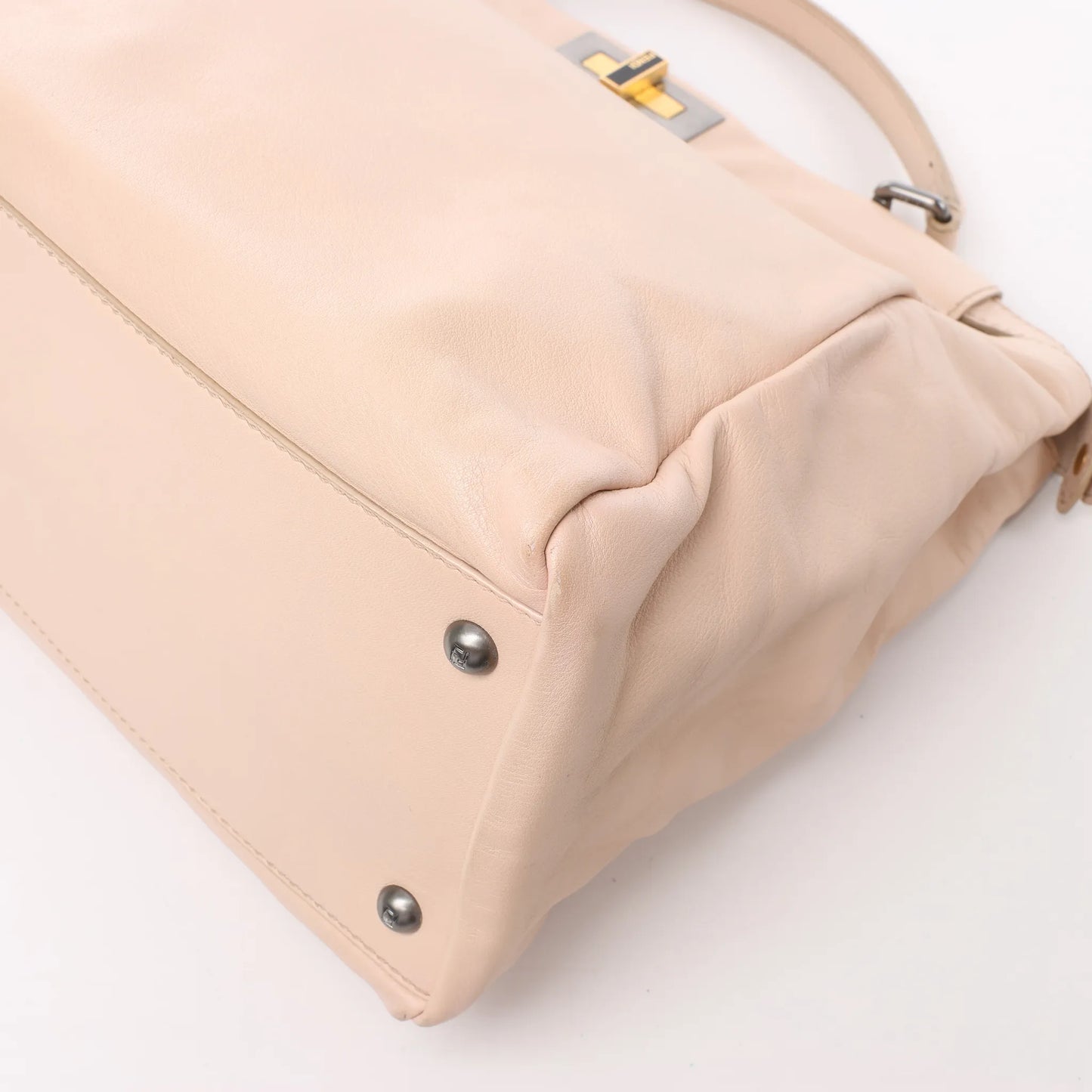 Fendi Peekaboo Große 2-Wege-Handtasche aus Leder in Puderbeige 8BN210