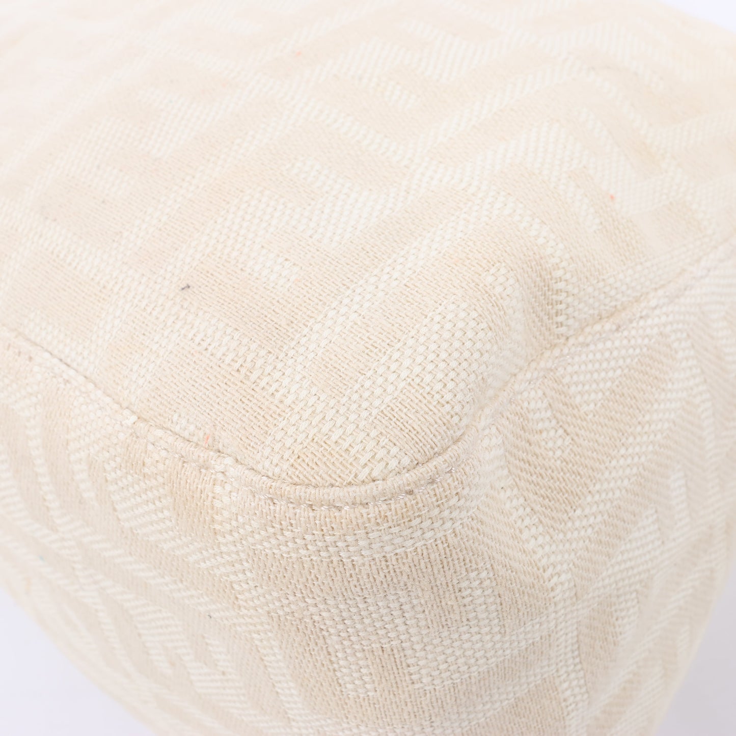 FENDI Mamma Baguette Zucchino Schultertasche aus Canvas und Leder in Beige 26325