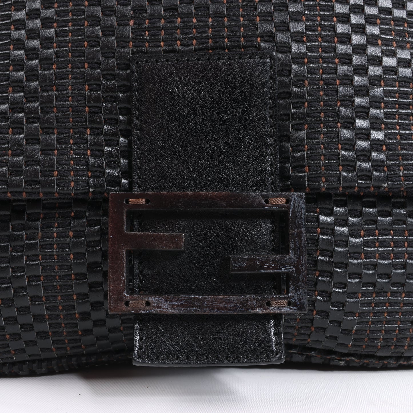 FENDI Zucchino Mamma Baguette Leder Umhängetasche in Schwarz 8BR001
