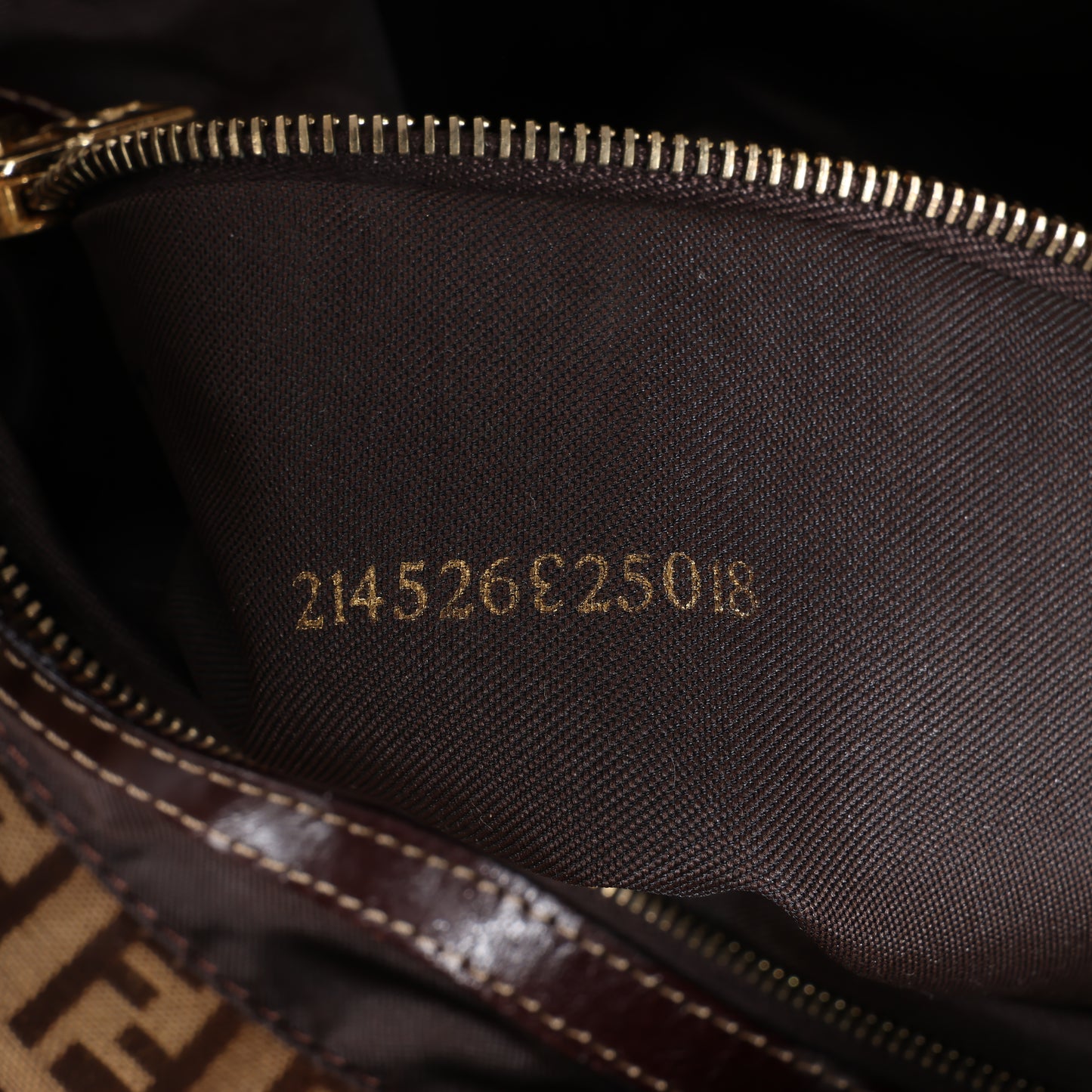 FENDI Zucchino Mamma Baguette Emaille Umhängetasche in Braun 26325