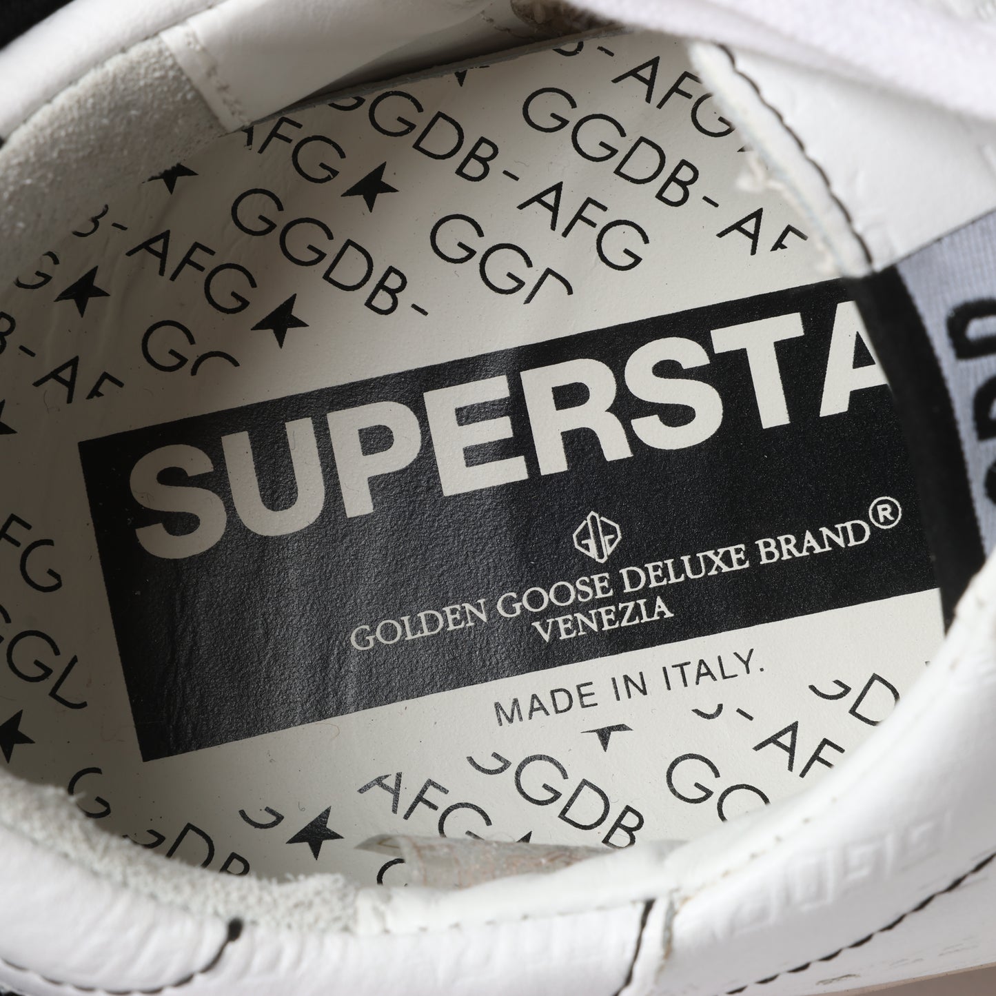 GOLDEN GOOSE Leather Sneakers in White SUPERSTAR, Size 40 EU