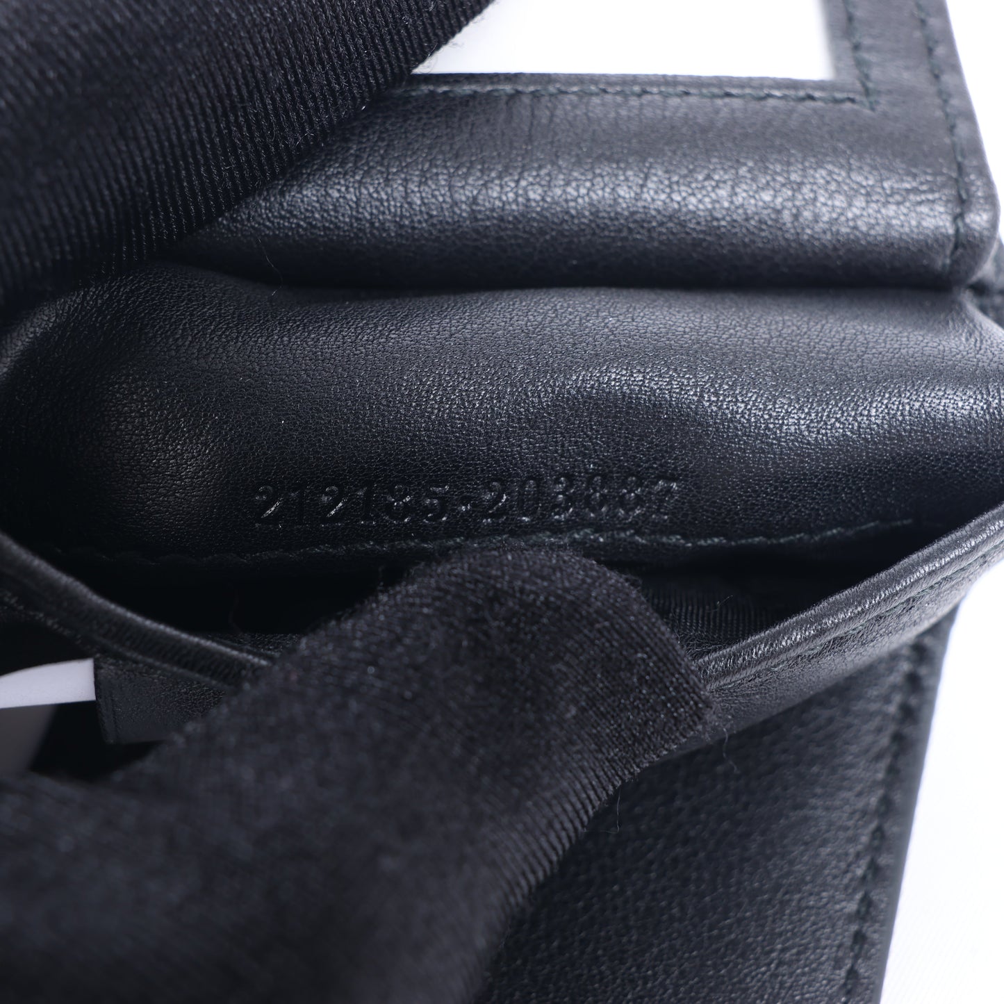 Gucci Guccissima 212185 Kompakte Geldbörse aus Leder in Schwarz