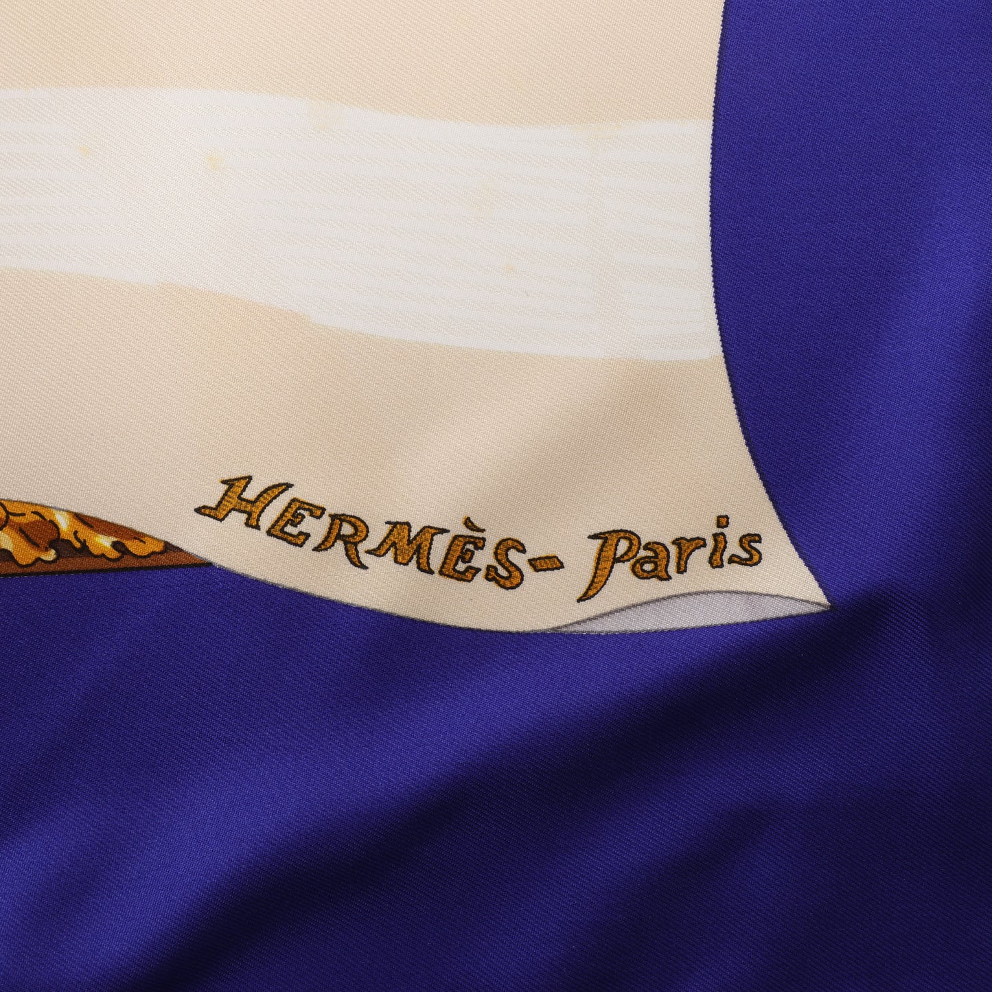 Hermès Carré 90 "Souvenirs de Paris" 100% Silk Scarf in Blue