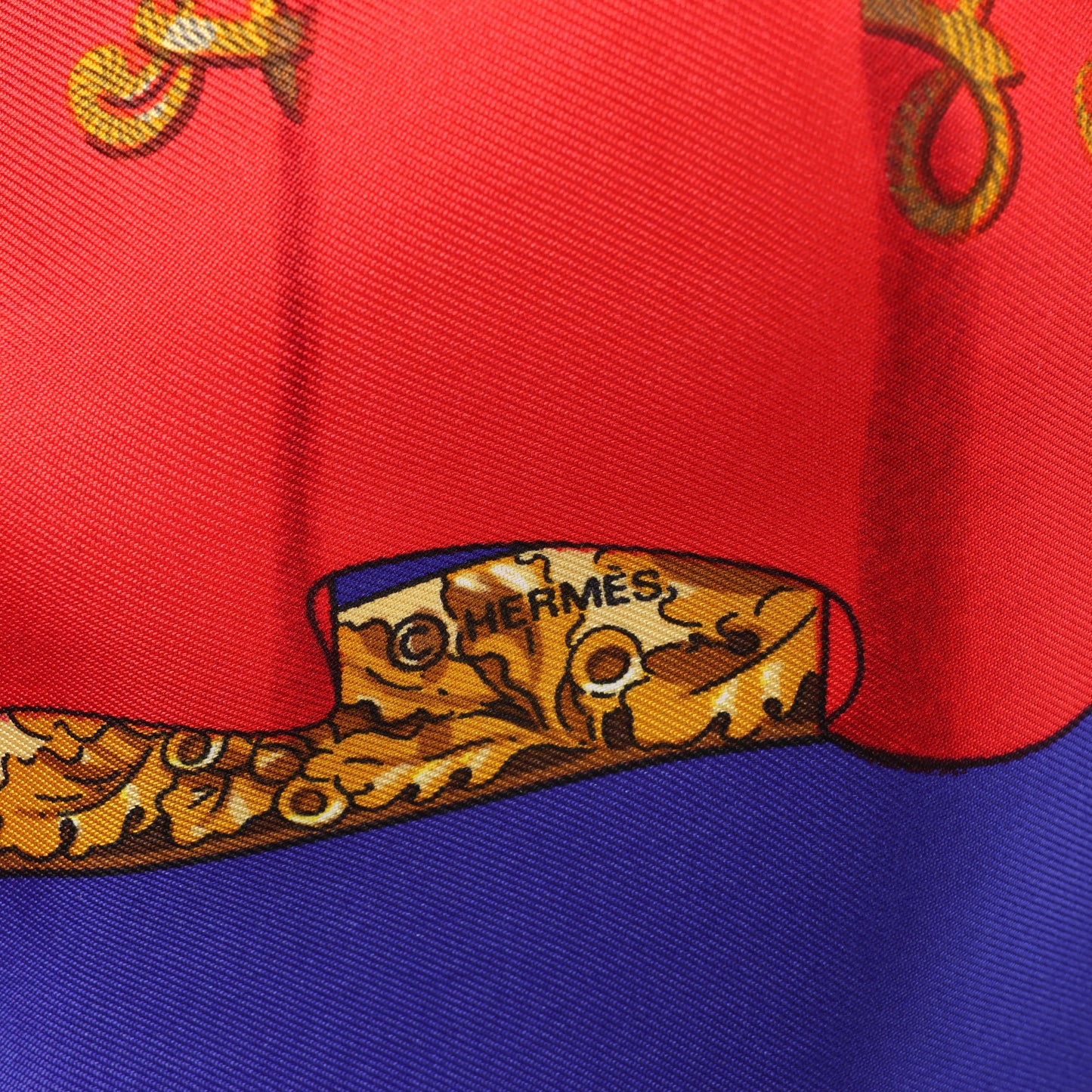 Hermès Carré 90 "Souvenirs de Paris" 100% Silk Scarf in Blue