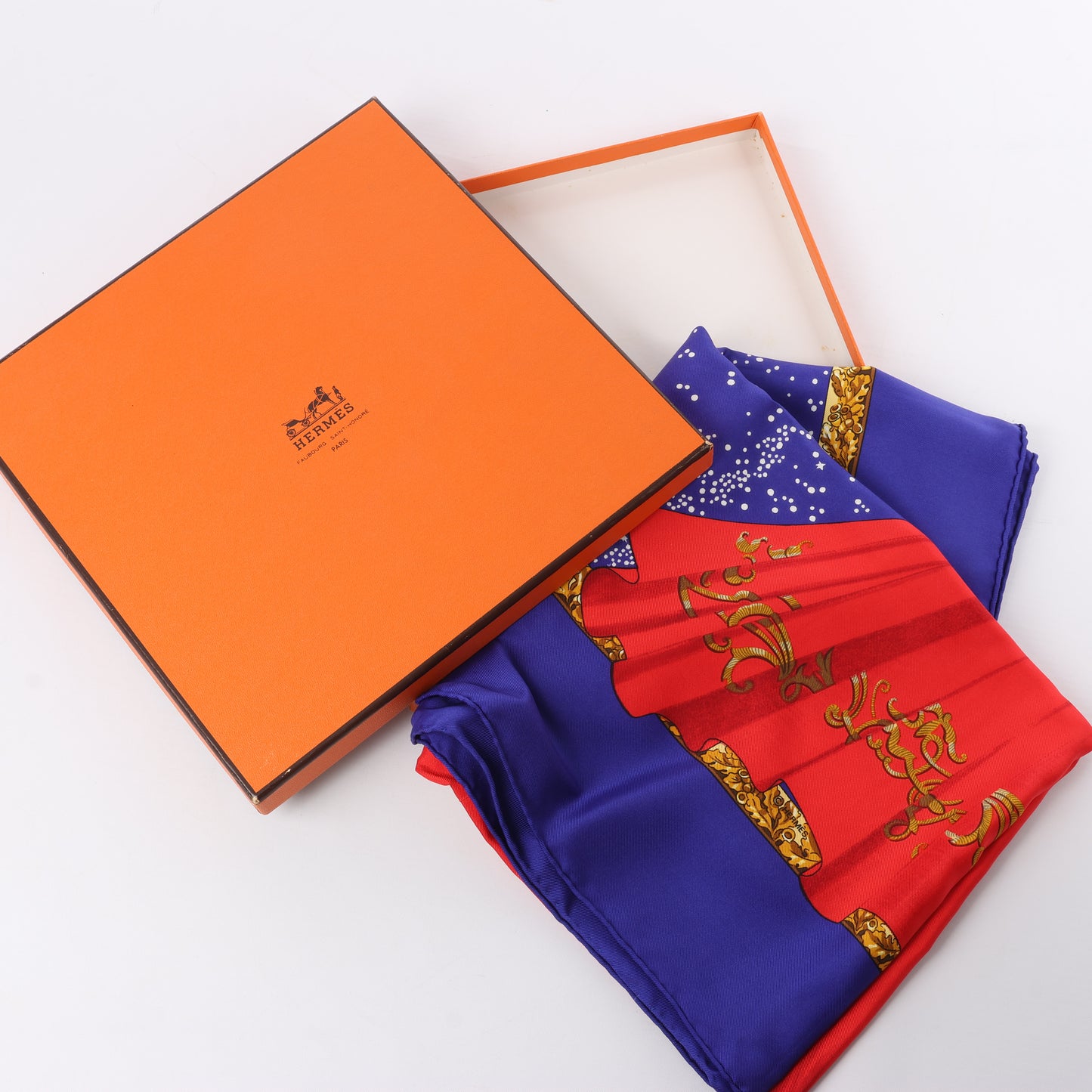 Hermès Carré 90 "Souvenirs de Paris" 100% Silk Scarf in Blue