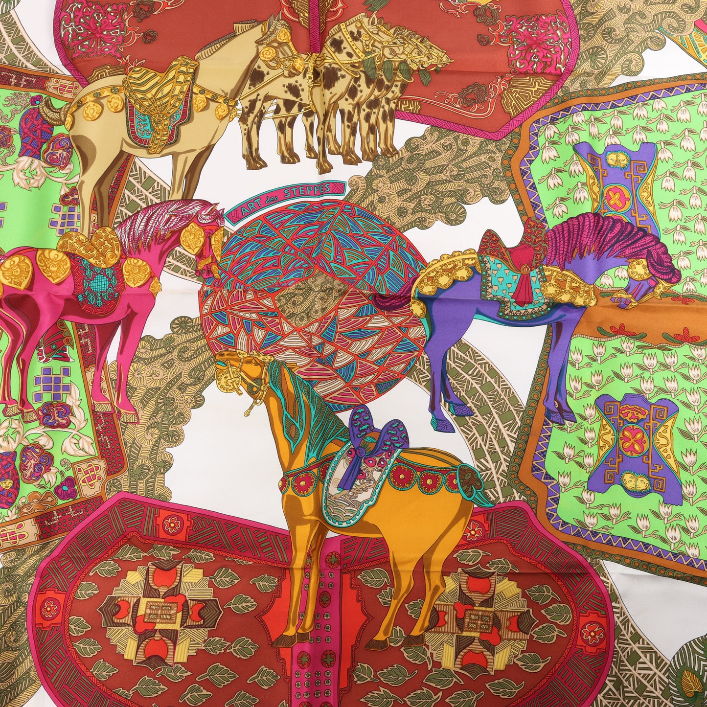 Hermès Carré 90 „ART des STEPPES“ Schal aus 100 % Seide in Rosa
