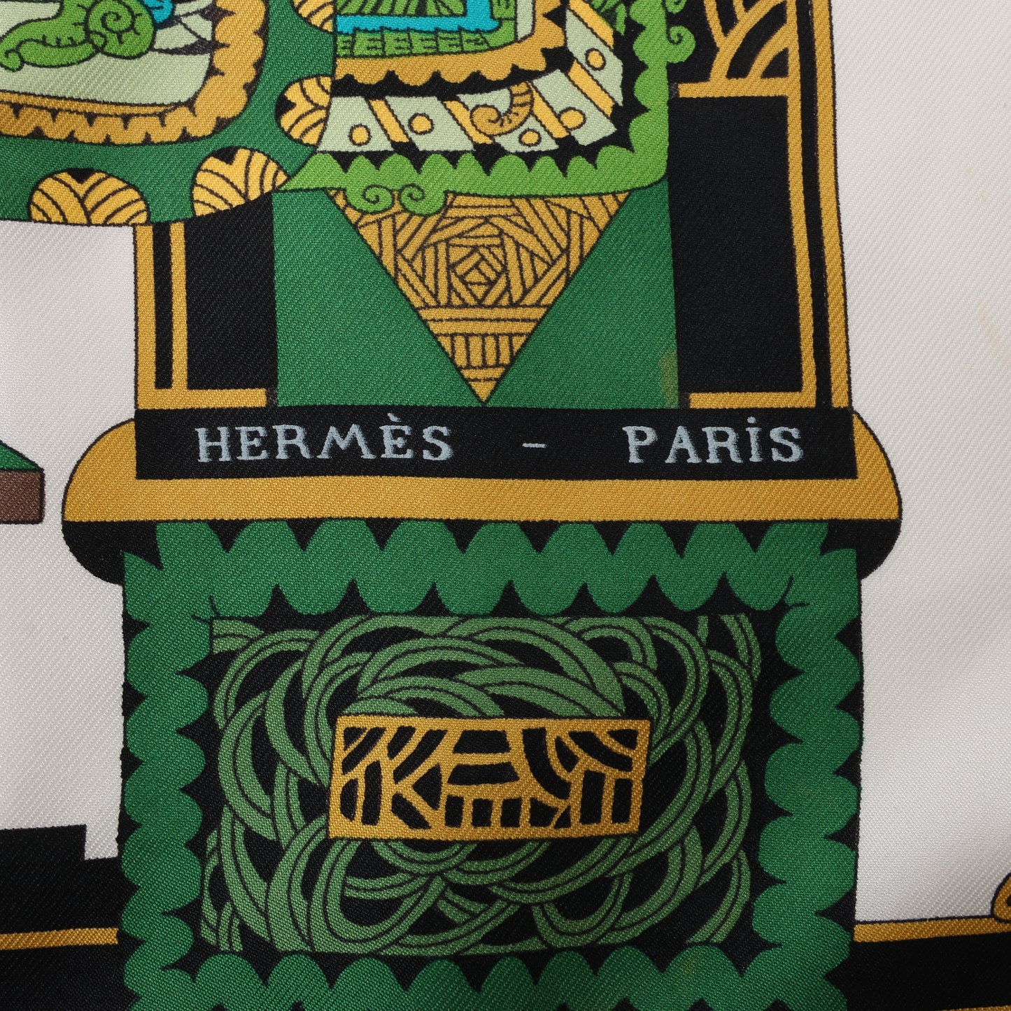 Hermès Carré 90 "ASTRES et SOLEILS" 100% Silk Scarf in Green