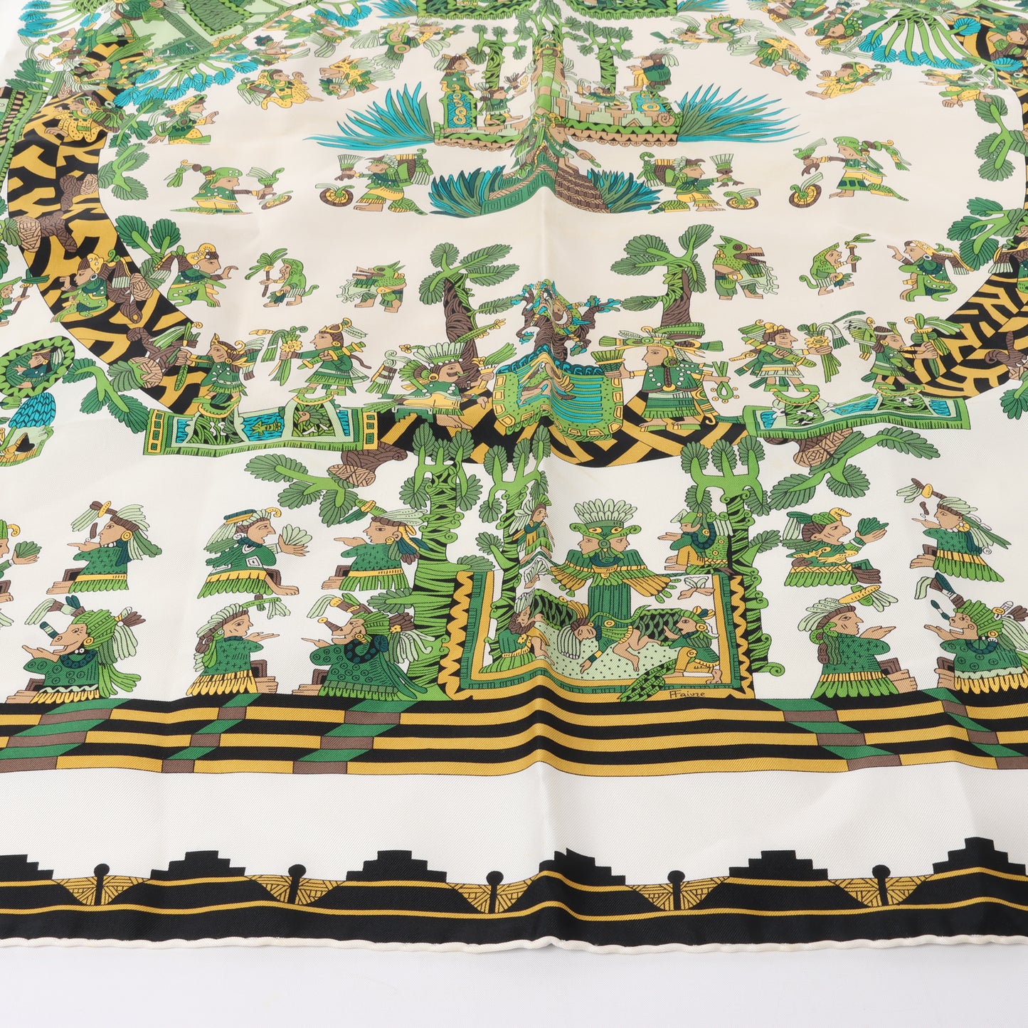 Hermès Carré 90 "ASTRES et SOLEILS" 100% Silk Scarf in Green