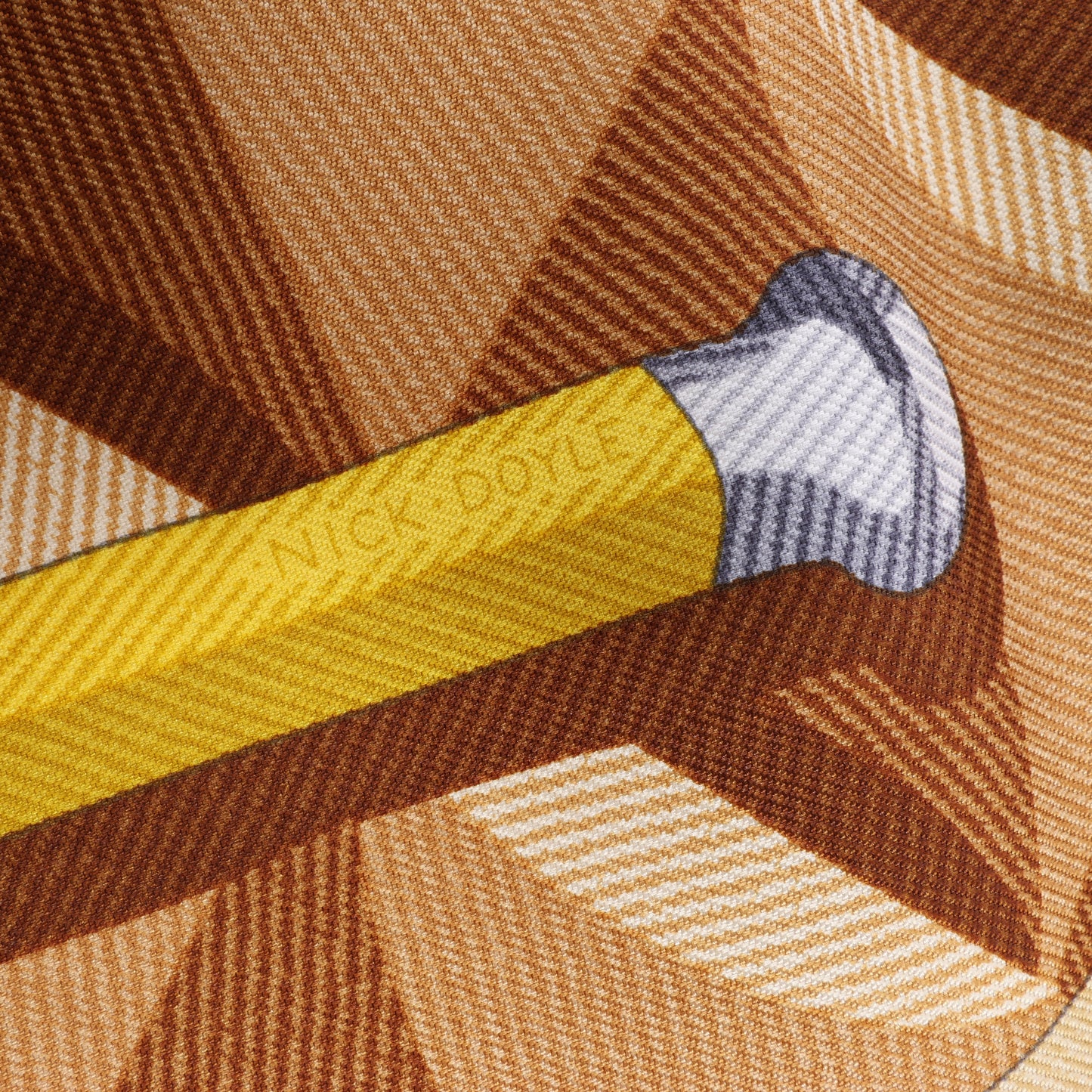 Hermès Carré 90 „BEAUTE COMPOSEE“ Seidentaschentuch in Orange