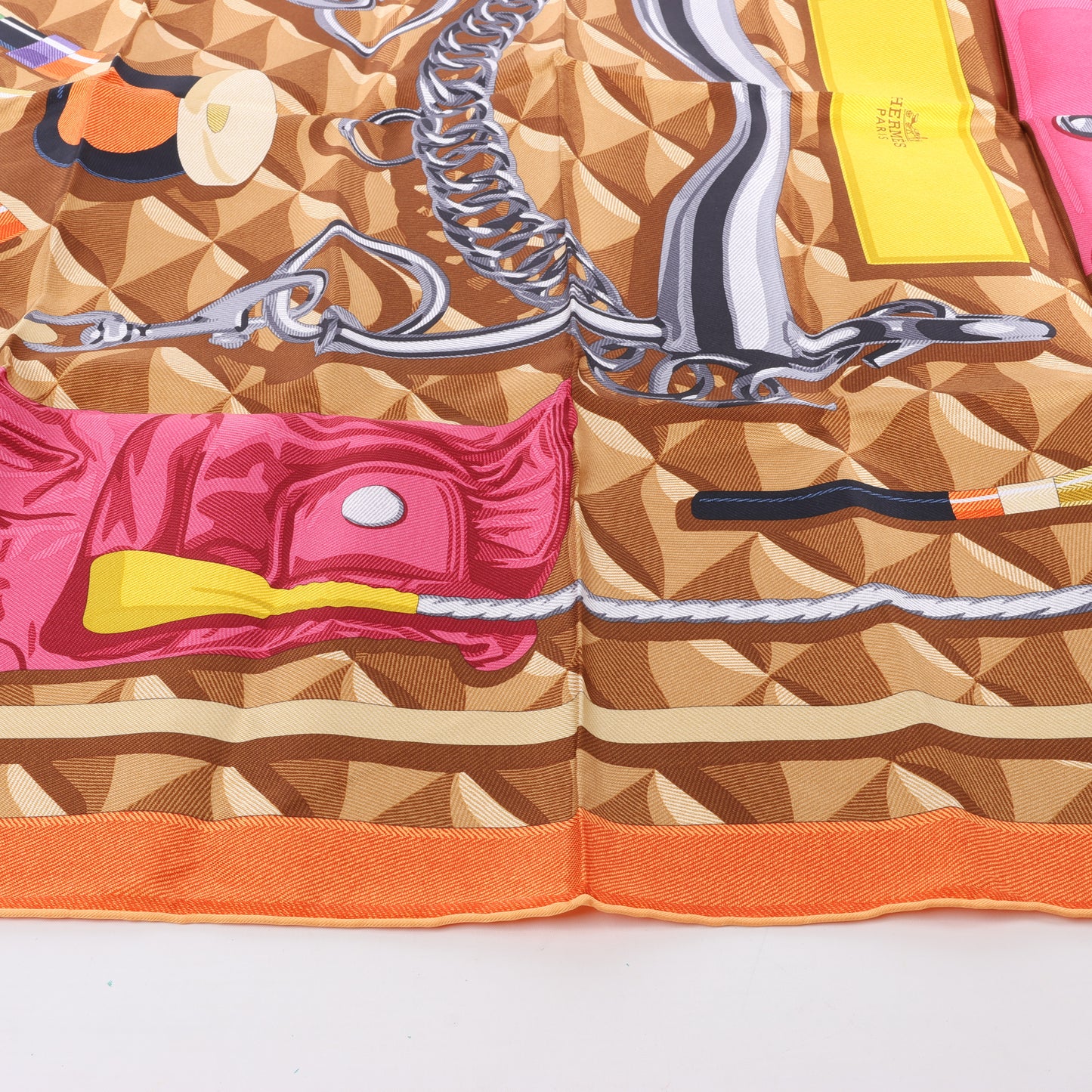 Hermès Carré 90 „BEAUTE COMPOSEE“ Seidentaschentuch in Orange