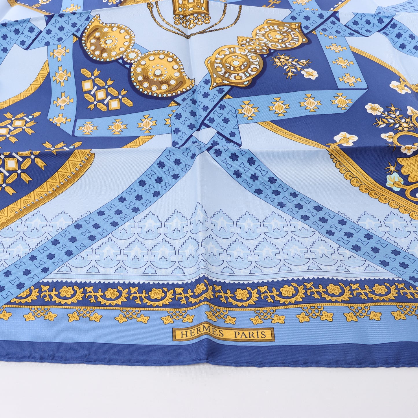 Hermès Carré 90 "Brins d’or Kin" 100% Silk Scarf in Blue