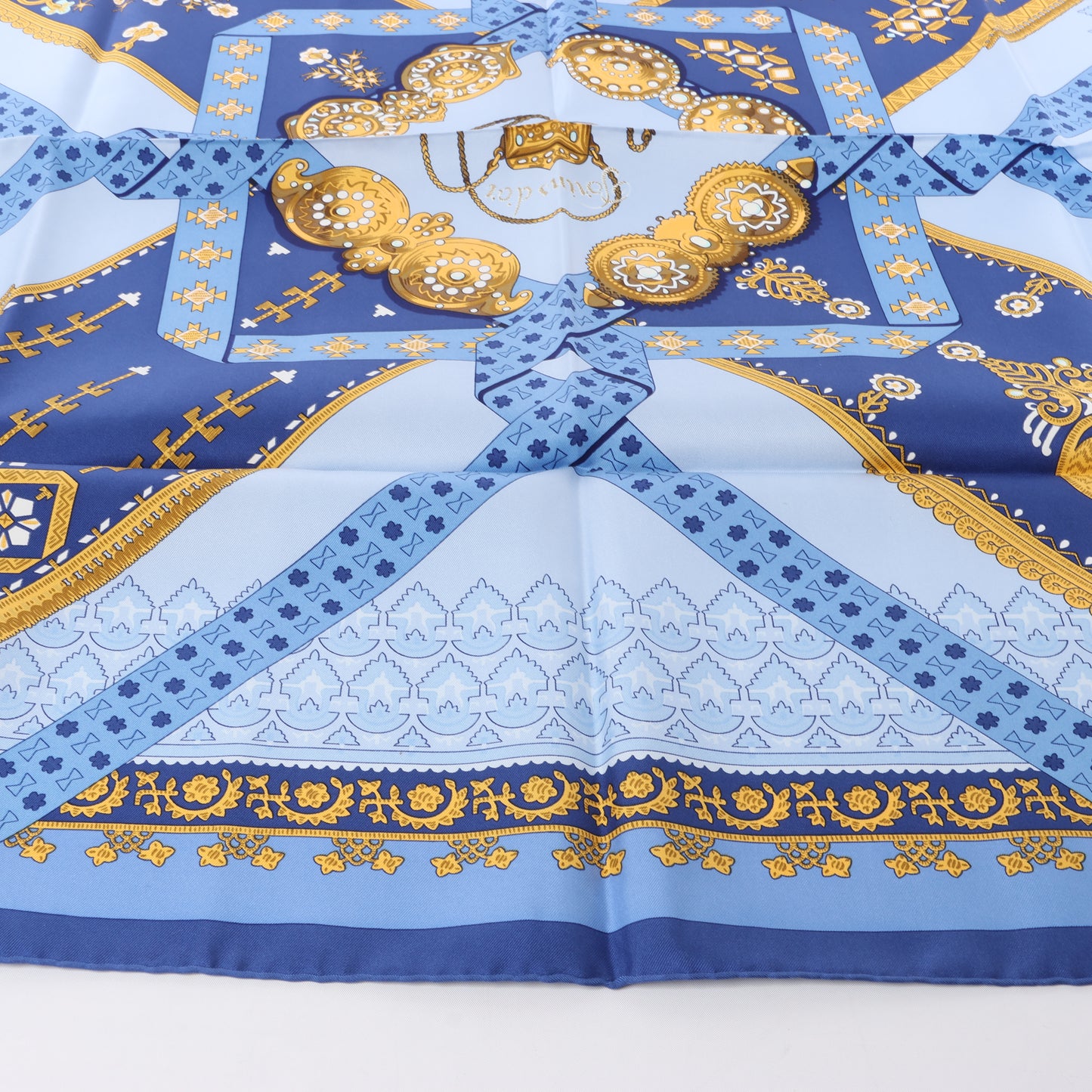 Hermès Carré 90 "Brins d’or Kin" 100% Silk Scarf in Blue