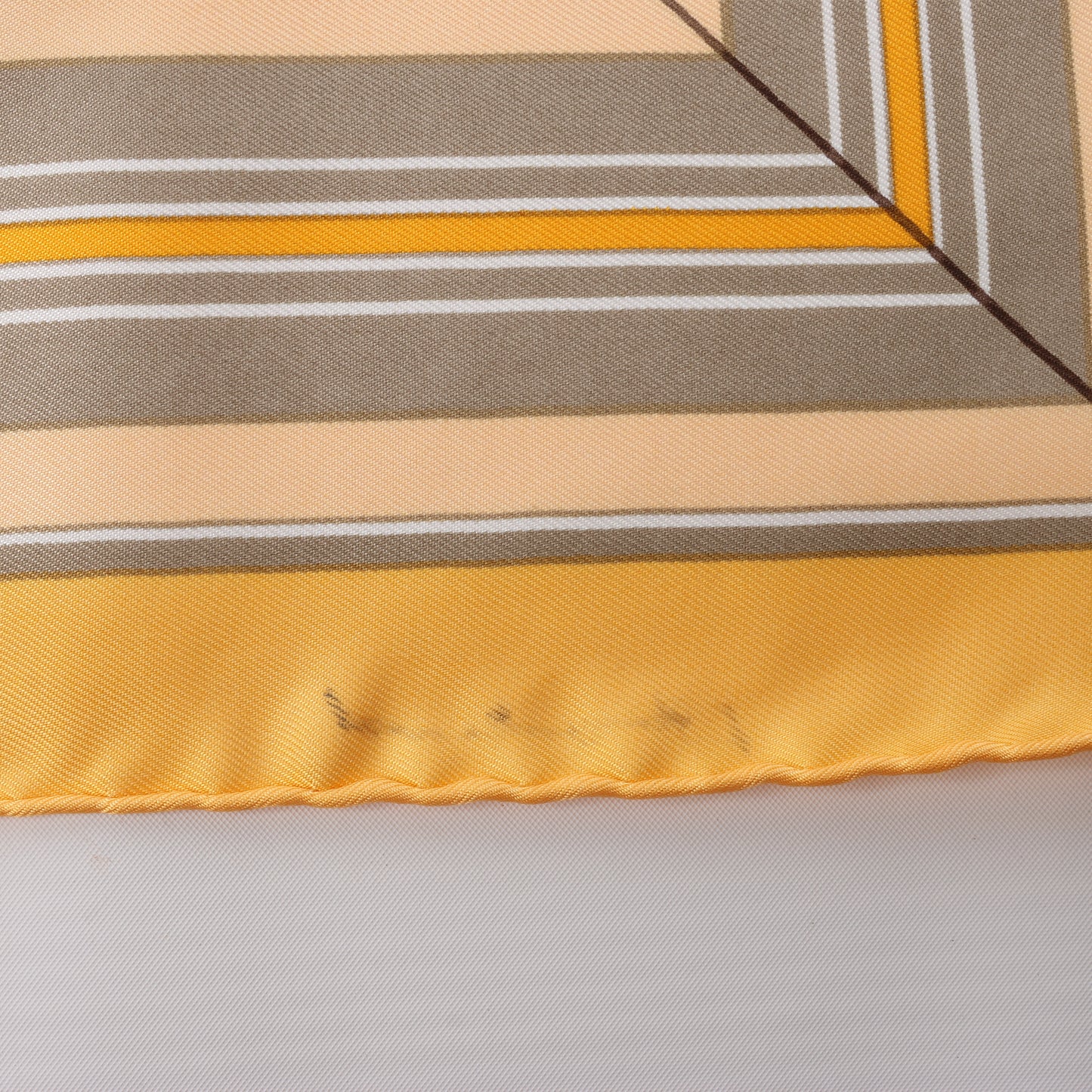 Hermès Carré 90 "Couvertures Et Tenues de Jour Pocket Square" 100% Silk Scarf in Beige
