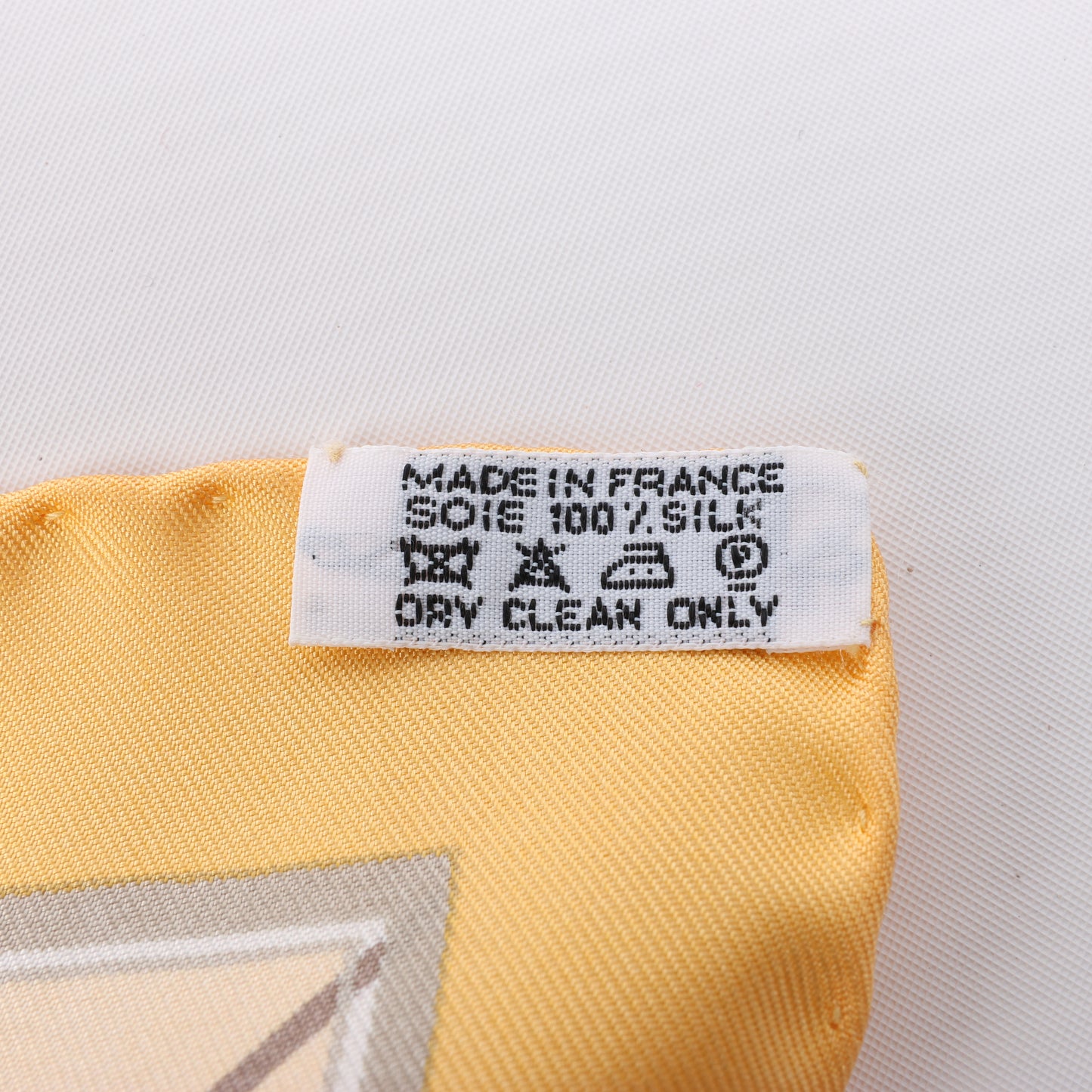 Hermès Carré 90 "Couvertures Et Tenues de Jour Pocket Square" 100% Silk Scarf in Beige