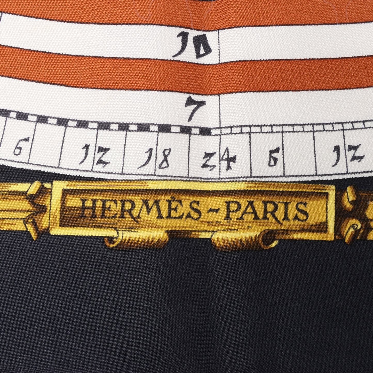 Hermès Carré 90 „ DIES ET HORE“ Seidentaschentuch in Schwarz