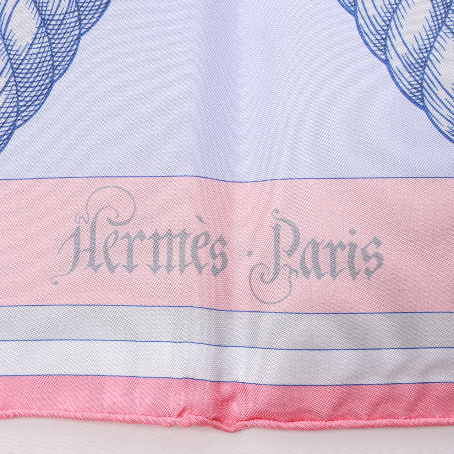 Hermès Carré Double Face 90 „DELLA CAVALLERIA“ Schal aus 100 % Seide in Rosa