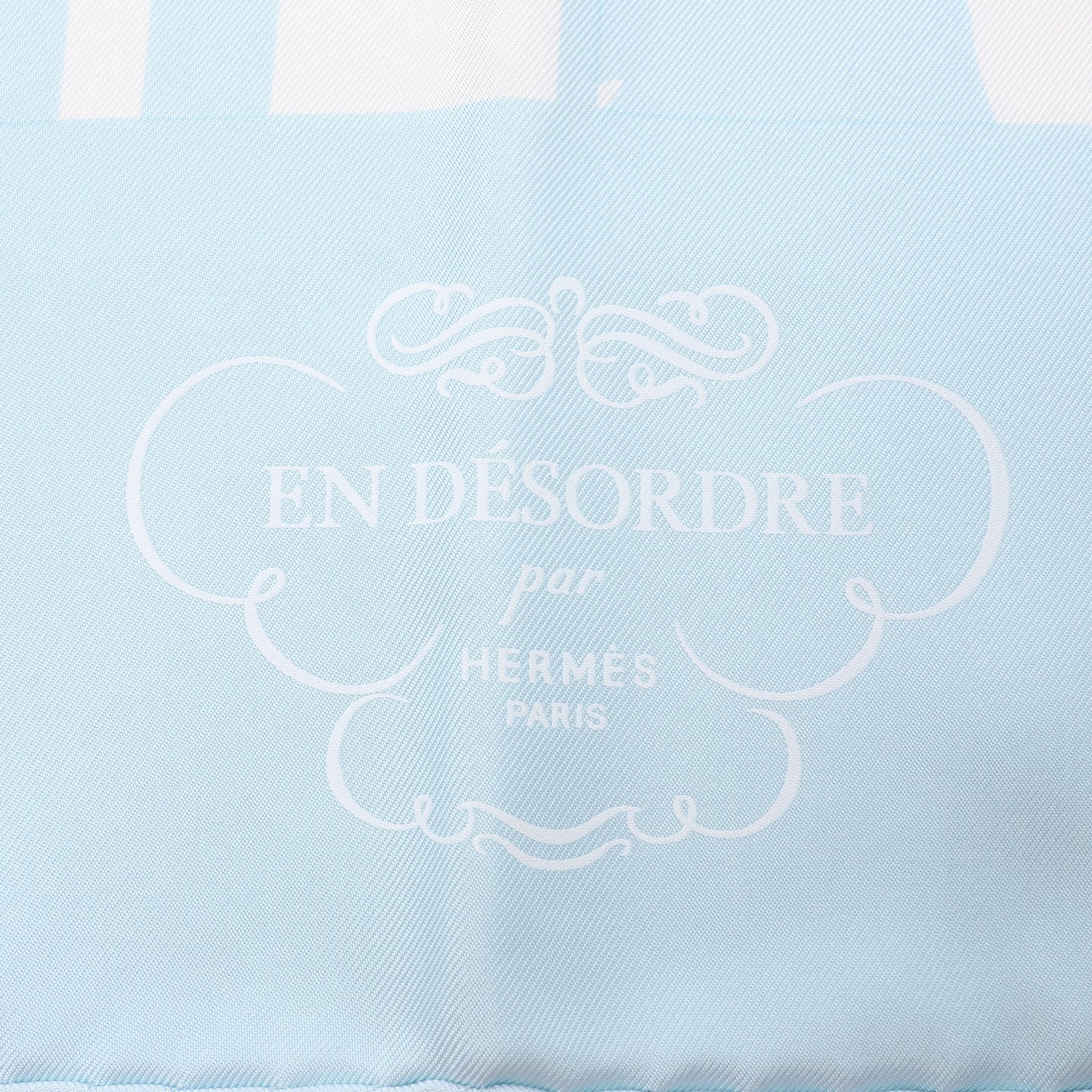 Hermès Carré 90 „EN DESORDRE“ Schal aus 100 % Seide in Blau