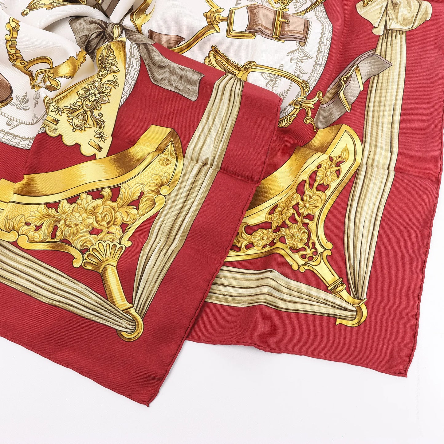 Hermès Carré 90 „ETRIERS“ Seidentaschentuch in Rot