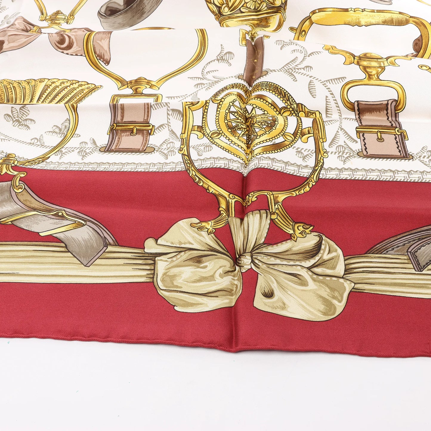 Hermès Carré 90 „ETRIERS“ Seidentaschentuch in Rot