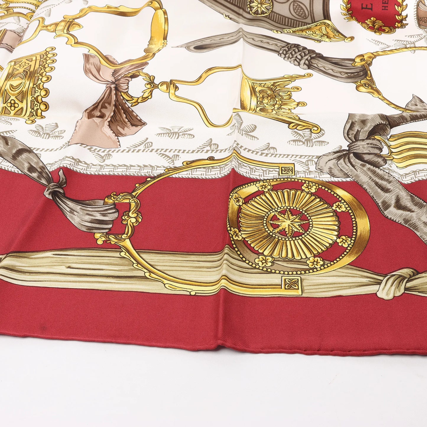 Hermès Carré 90 „ETRIERS“ Seidentaschentuch in Rot