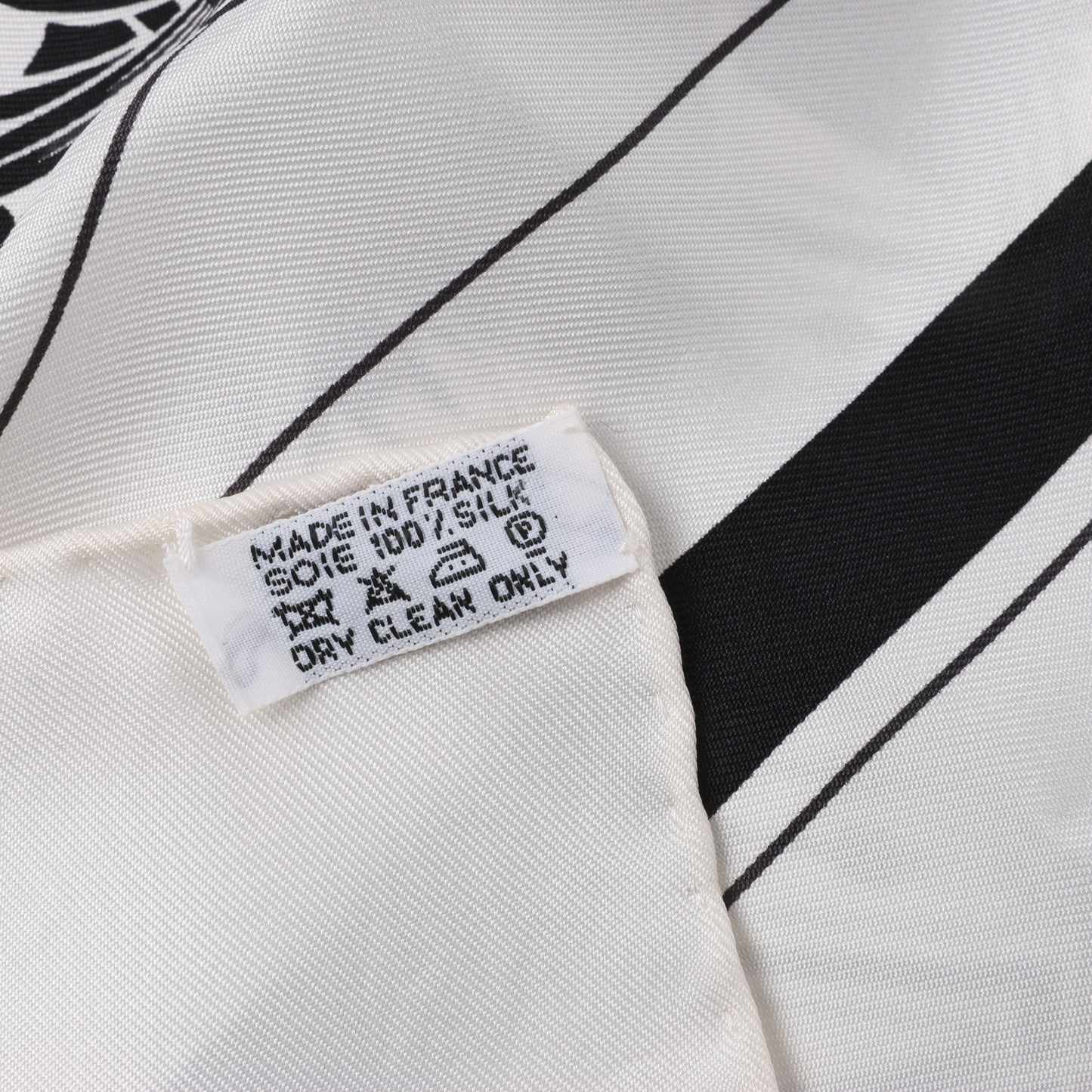 Hermès Carré 90 "Ex-Libris" 100% Silk Scarf in Forest Black x White