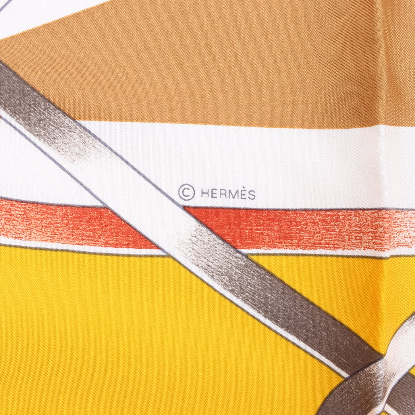 Hermès Carré 90 „FIGURE ARTISTIQUE“ Schal aus 100 % Seide in Orange