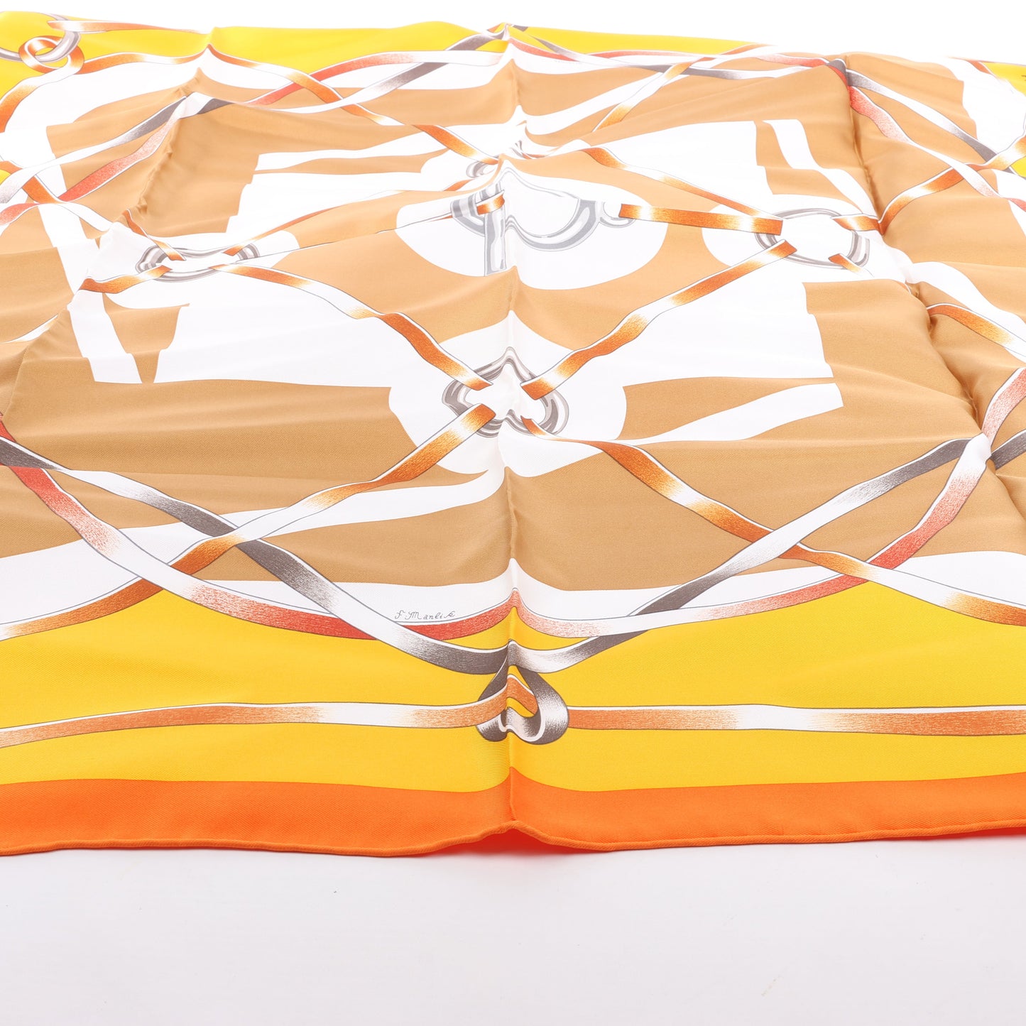 Hermès Carré 90 „FIGURE ARTISTIQUE“ Schal aus 100 % Seide in Orange
