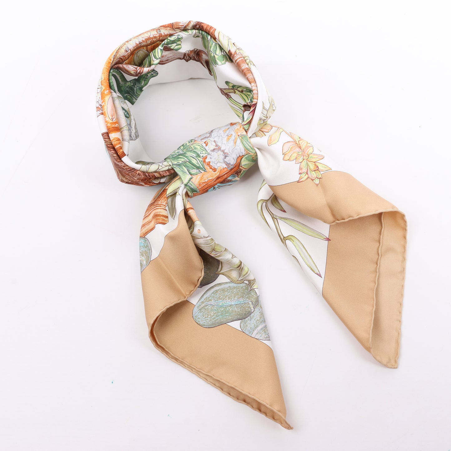 Hermès Carré 90 "JARDIN SECRET" 100% Seidentuch in Beige