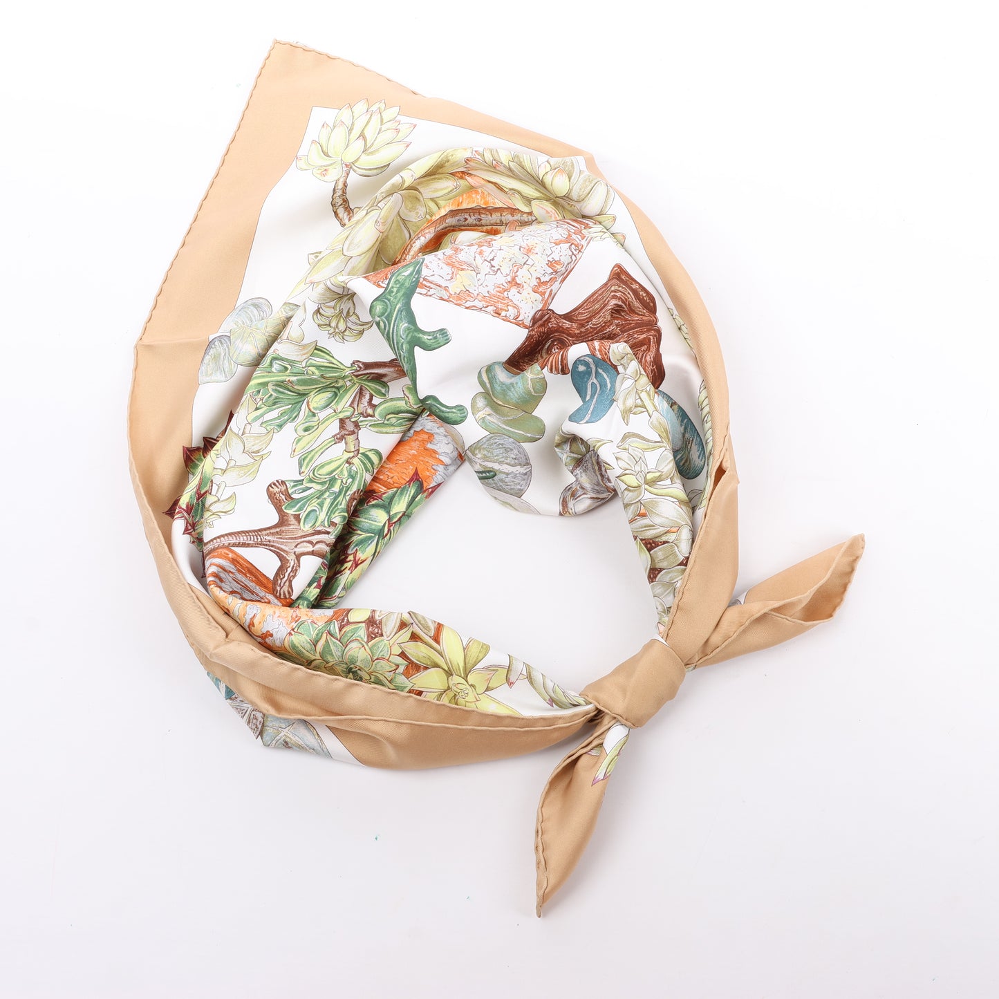 Hermès Carré 90 "JARDIN SECRET" 100% Seidentuch in Beige