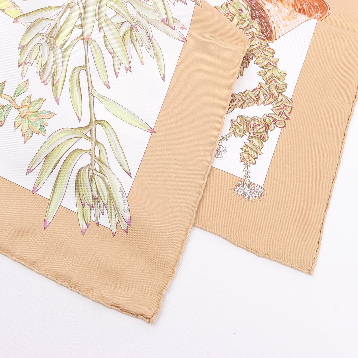Hermès Carré 90 "JARDIN SECRET" 100% Seidentuch in Beige
