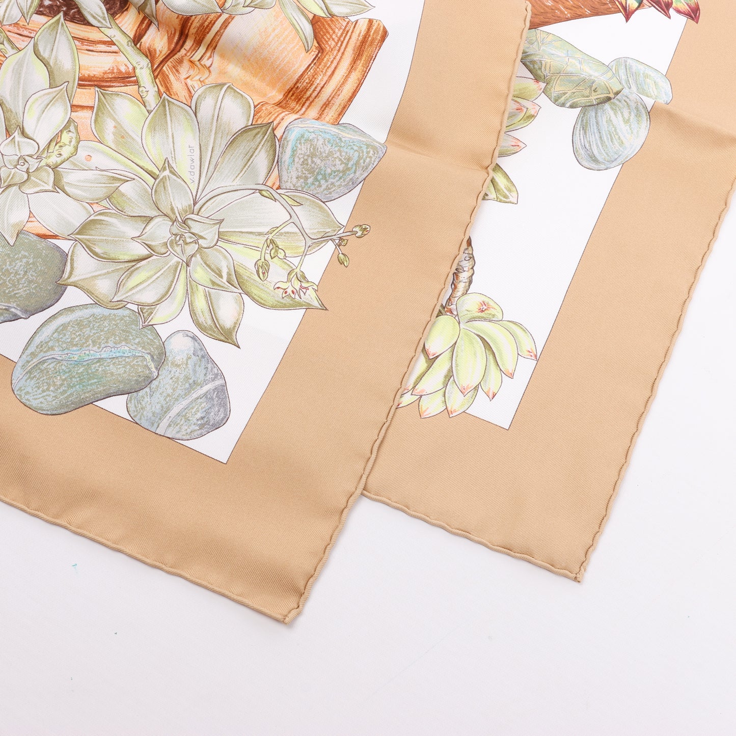 Hermès Carré 90 "JARDIN SECRET" 100% Seidentuch in Beige