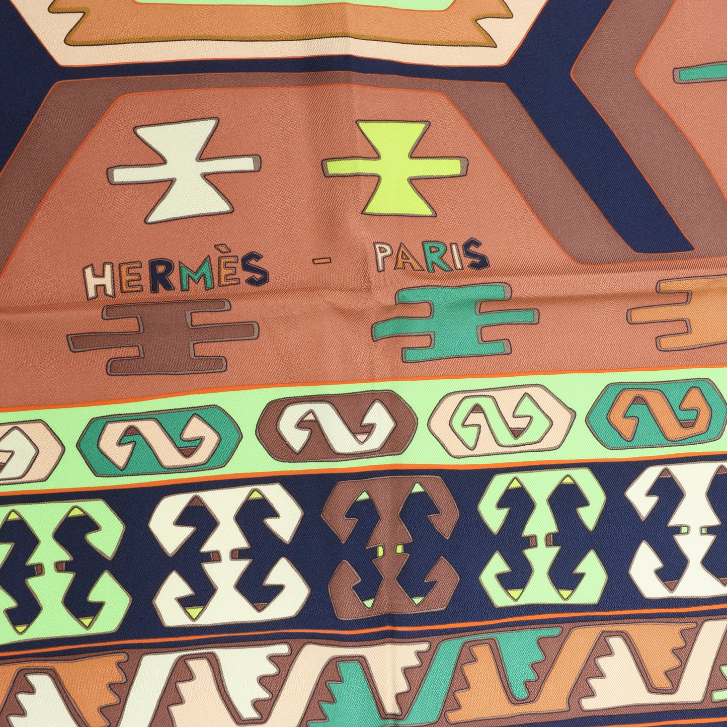 Hermès Carré 90 "KILIM" 100% Seidenschal in Braun