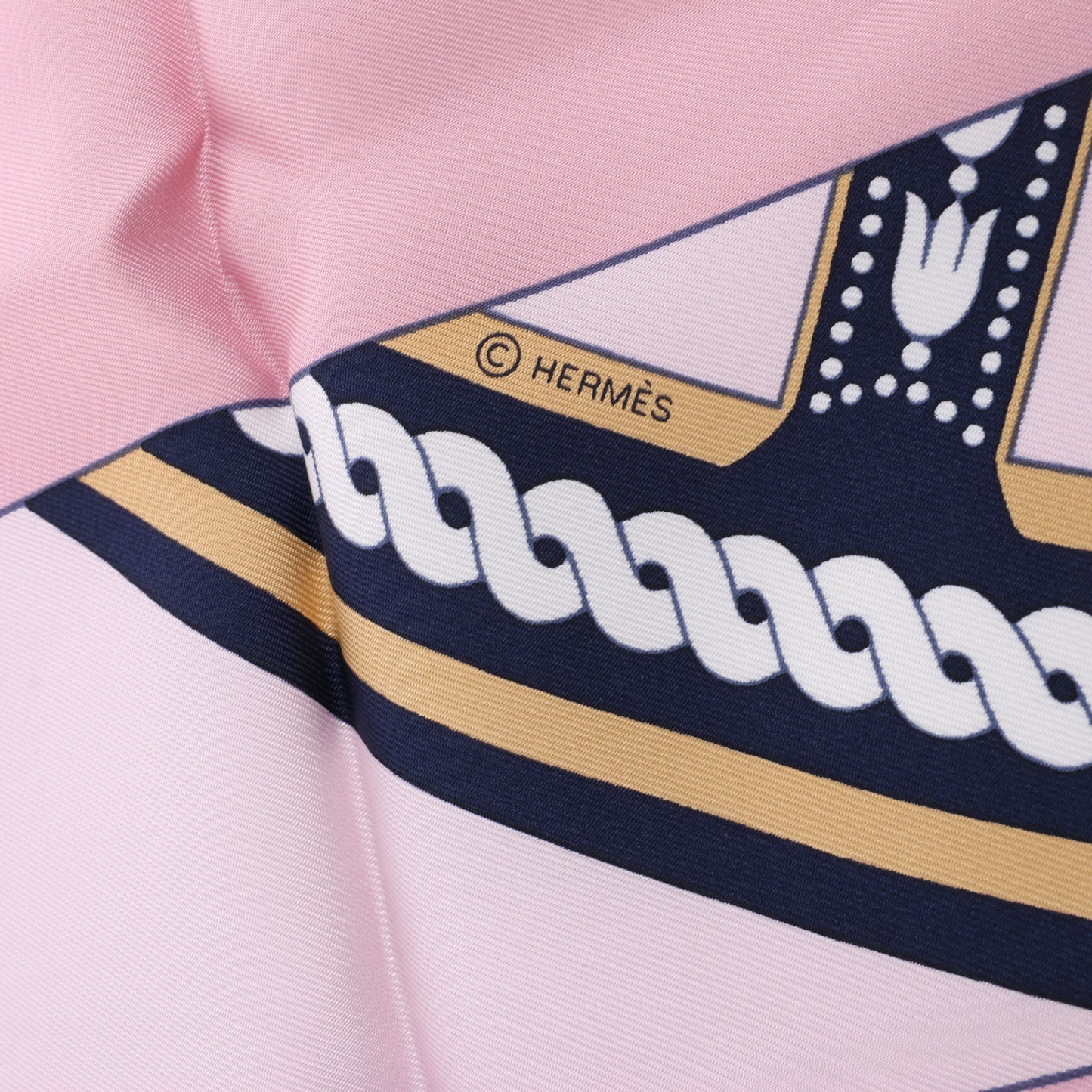 Hermès Carré 90 "LA BERLINE BAYADERE" 100% Silk Scarf in Pink