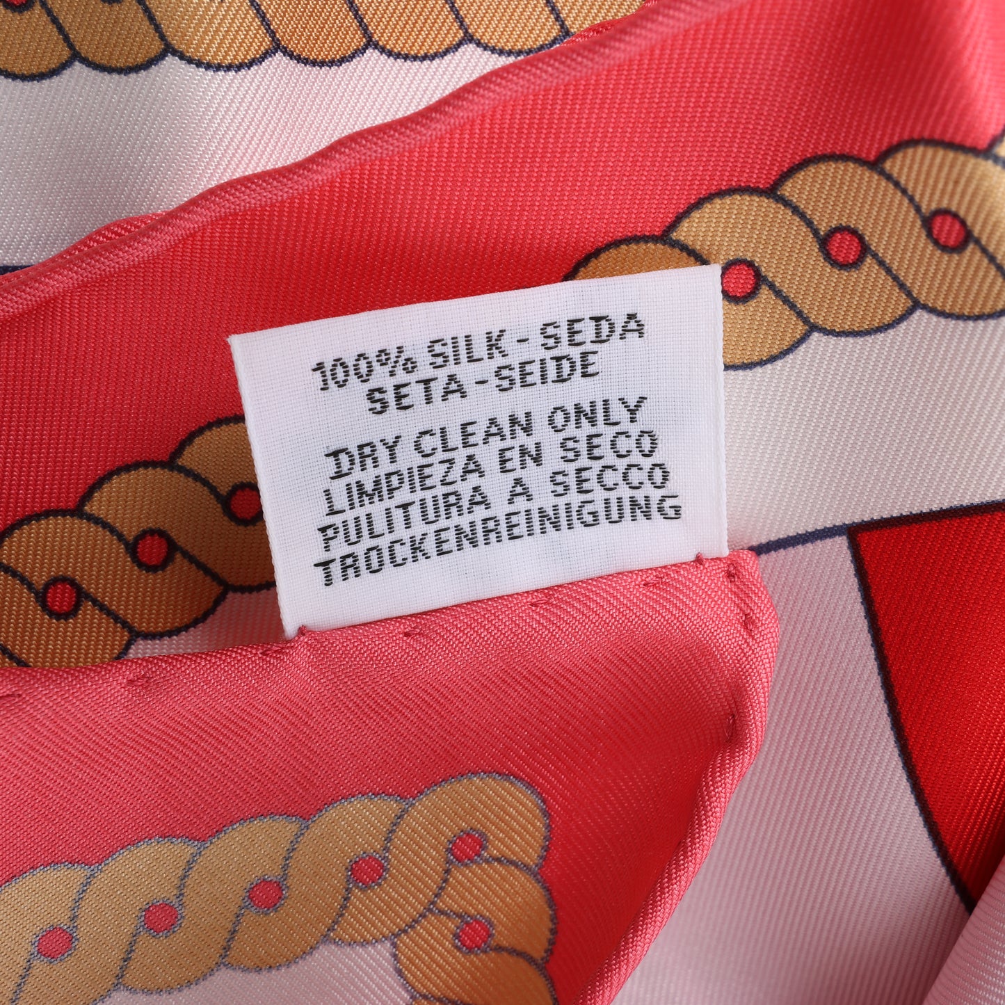 Hermès Carré 90 "LA BERLINE BAYADERE" 100% Silk Scarf in Pink