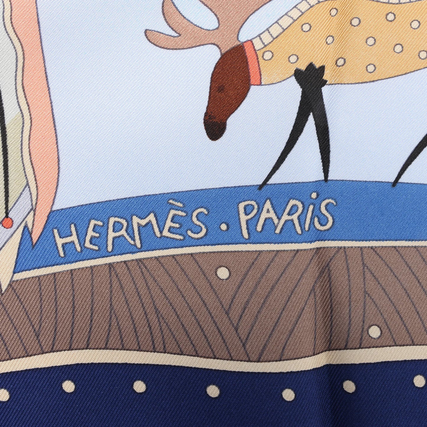 Hermès Carré 90 „LA VIE DU GRAND NORD“ Seidentaschentuch in Marineblau
