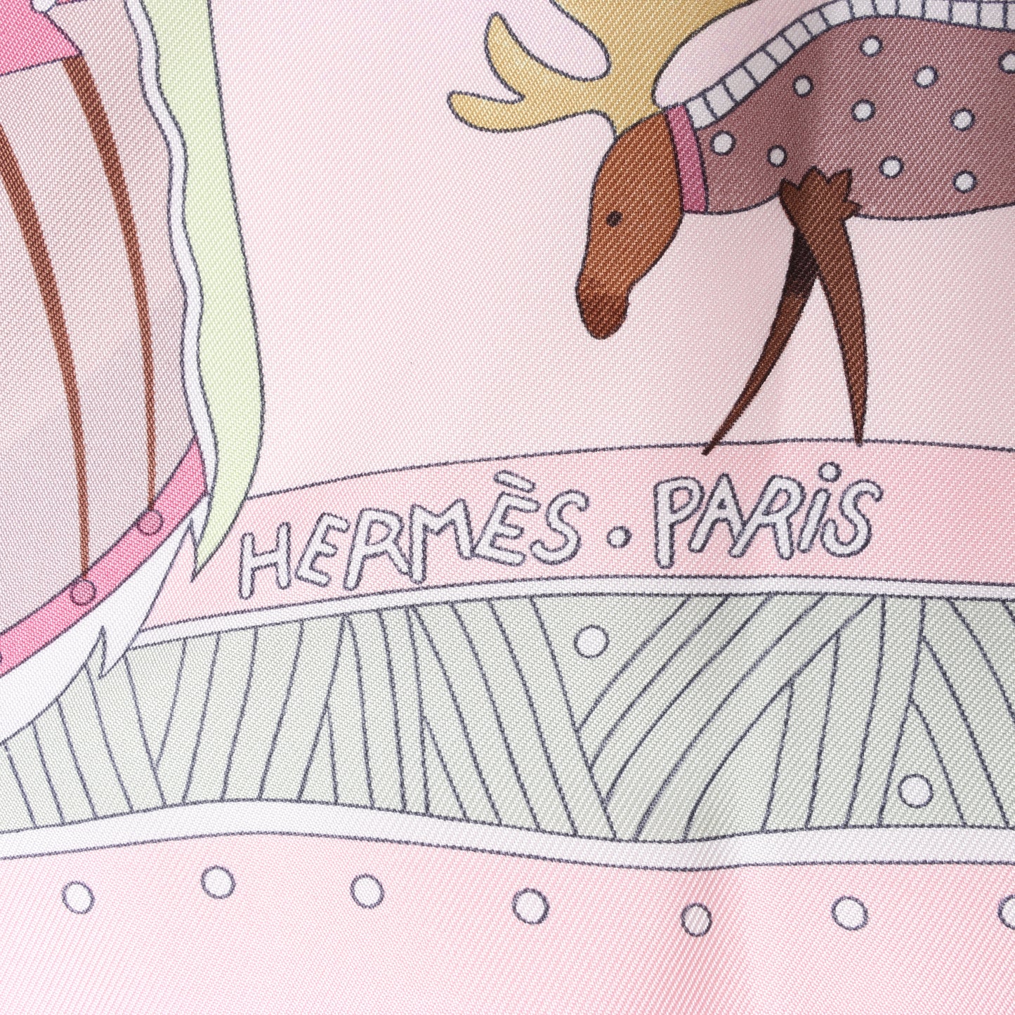 Hermès Carré 90 "LA VIE DU GRAND NORD" 100% Silk Scarf in Pink