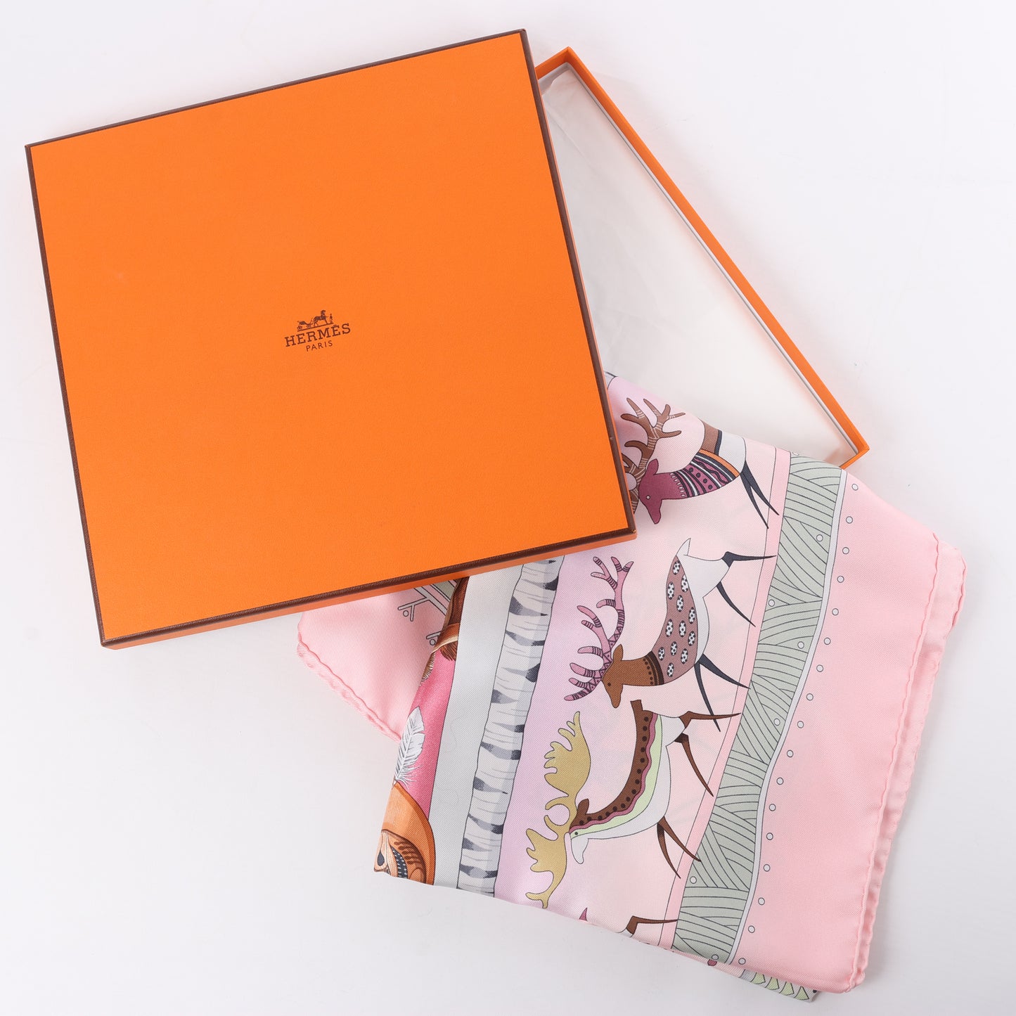 Hermès Carré 90 "LA VIE DU GRAND NORD" 100% Silk Scarf in Pink