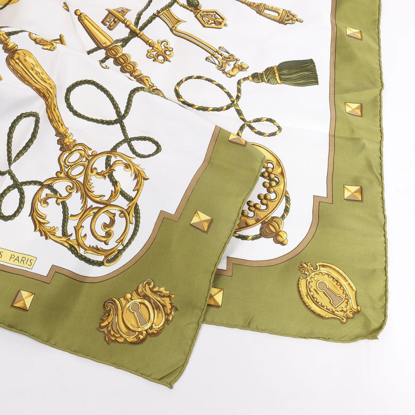 Hermès Carré 90 „LES CLES“ Seidentaschentuch in Khaki