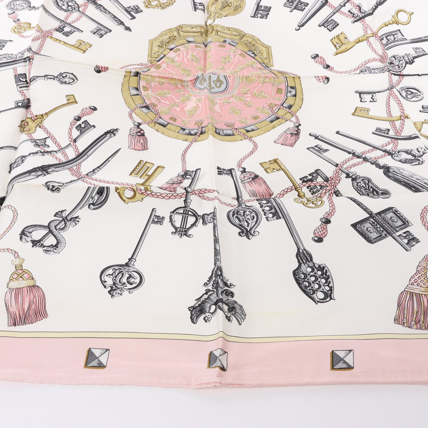 Hermès Carré 90 „LES CLES“ 100% Seidenschal in Rosa