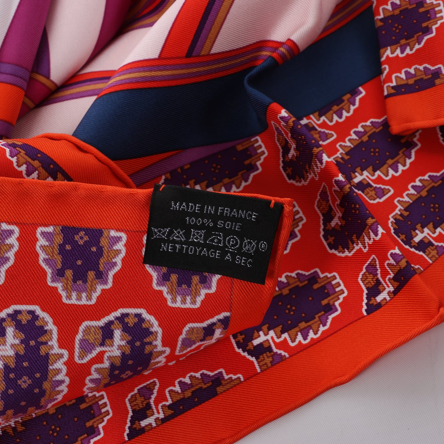 Hermès Carré 90 "LES ROUES DE PHAETON" 100% Silk Scarf in Orange x Pink