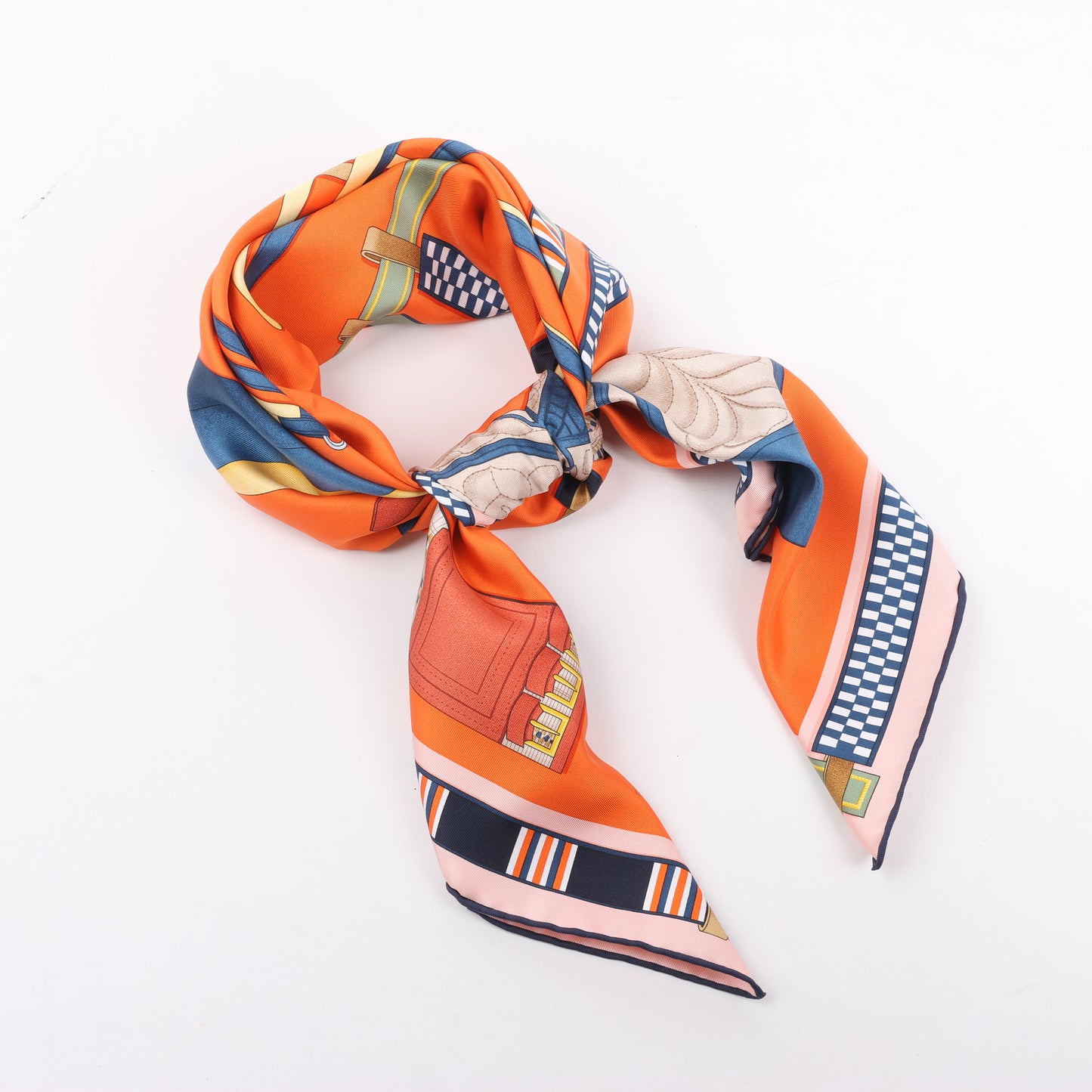 Hermès Carré 90 „LETTRES EQUESTRES“ Schal aus 100 % Seide in Orange