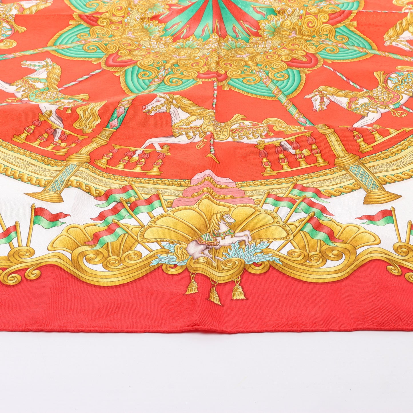 Hermès Carré 90 „LUNAPARK“ 100% Seidenschal in Rot