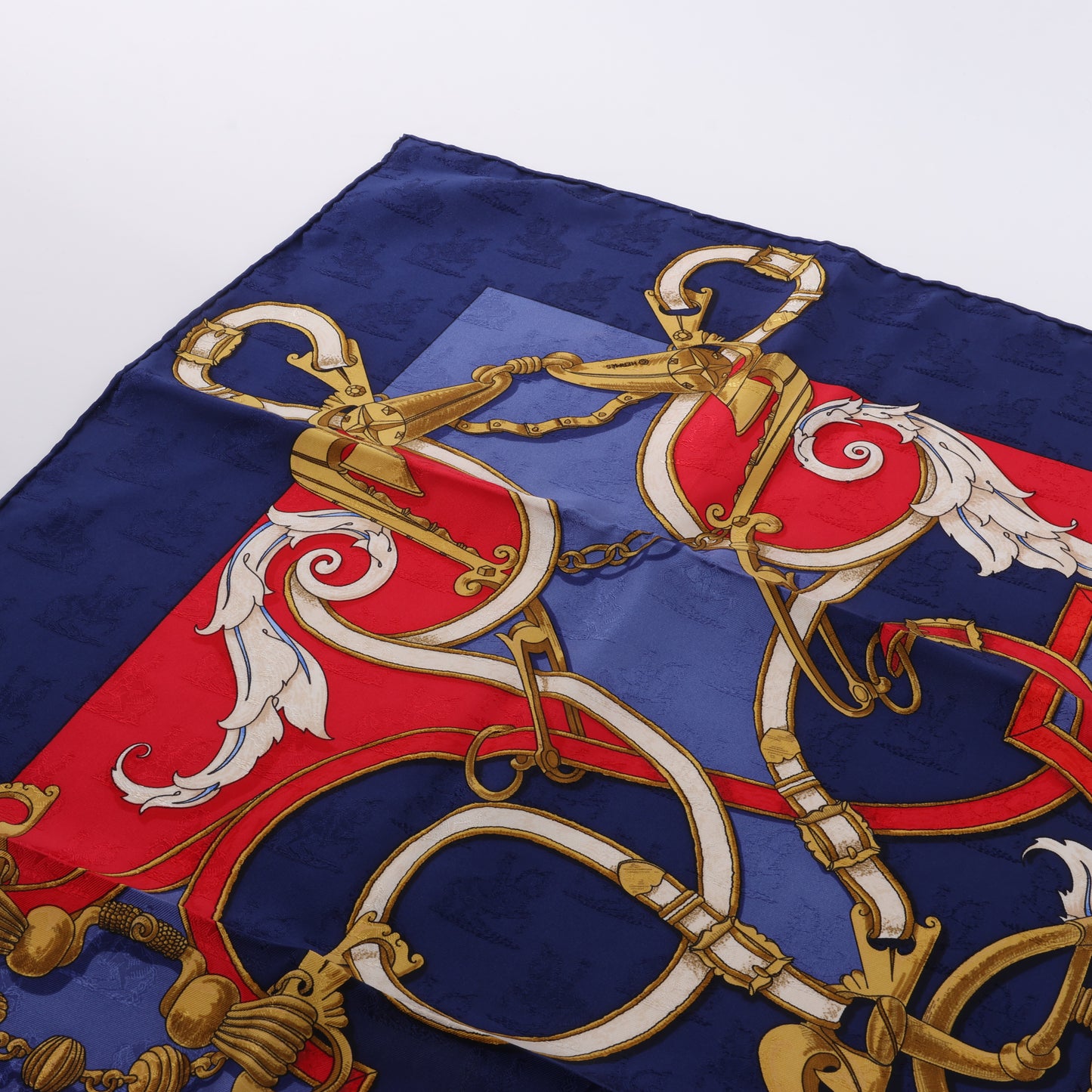 Hermès Carré 90 " L’INSTRVCTION DV ROY" 100% Silk Scarf in Navy x Red