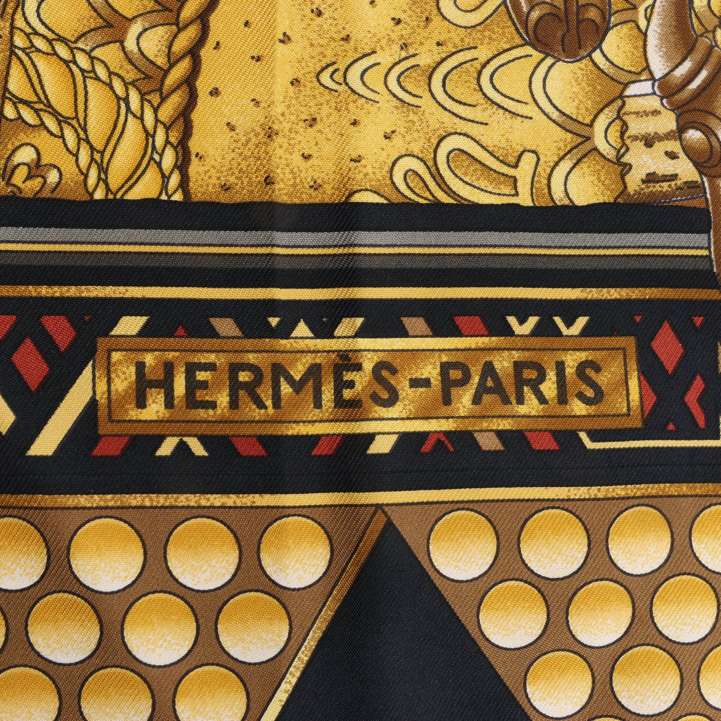 Carré Hermès Carré 90 « L'OR DES CHEFS » 100 % soie noir