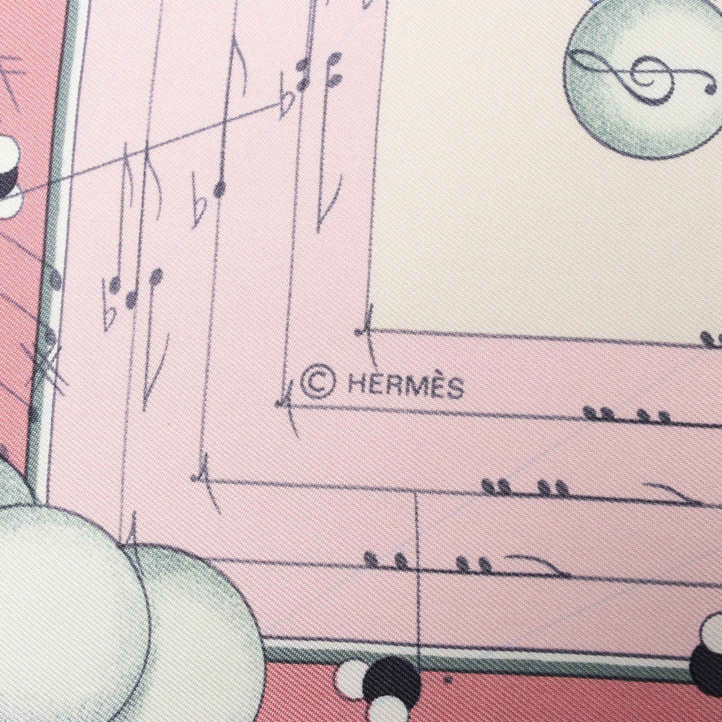 Hermès Carré 90 „La Musique Des Spheres“ Schal aus 100 % Seide in Rosa