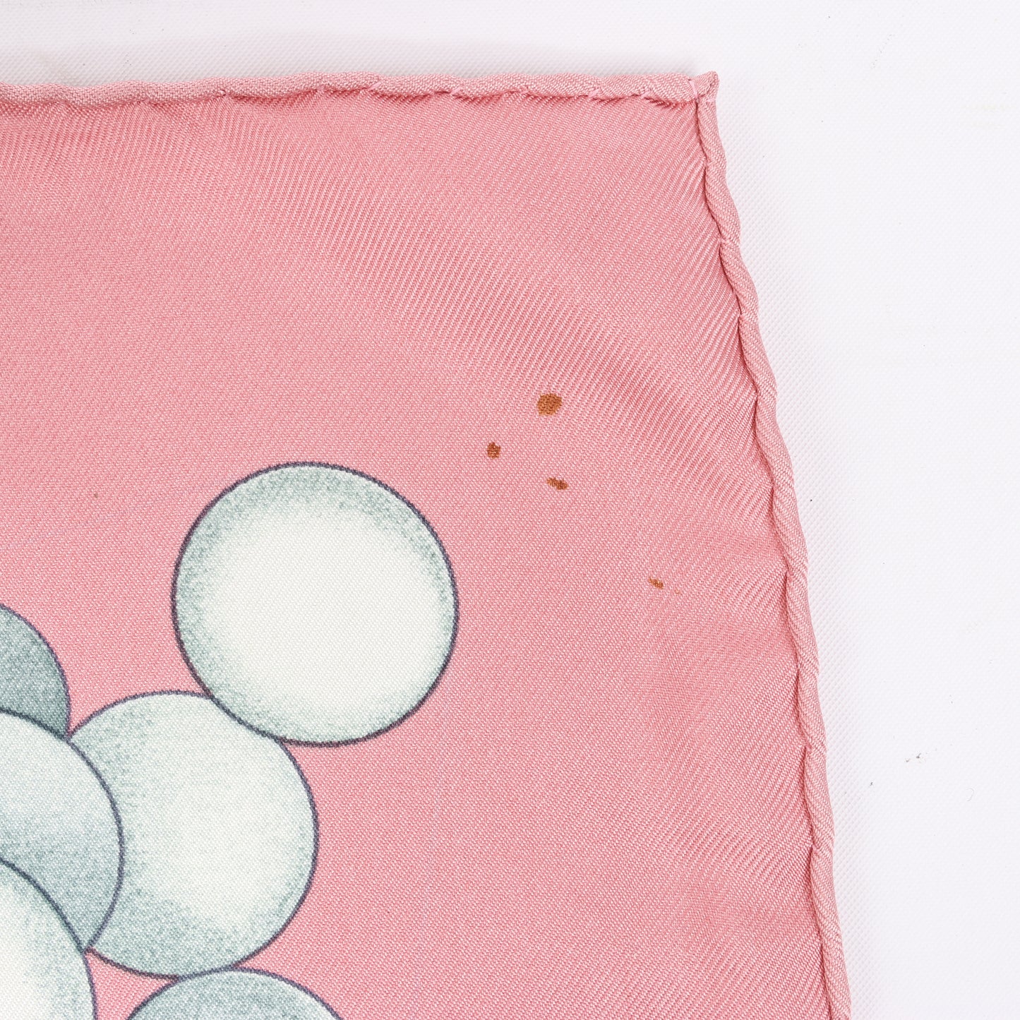 Hermès Carré 90 „La Musique Des Spheres“ Schal aus 100 % Seide in Rosa
