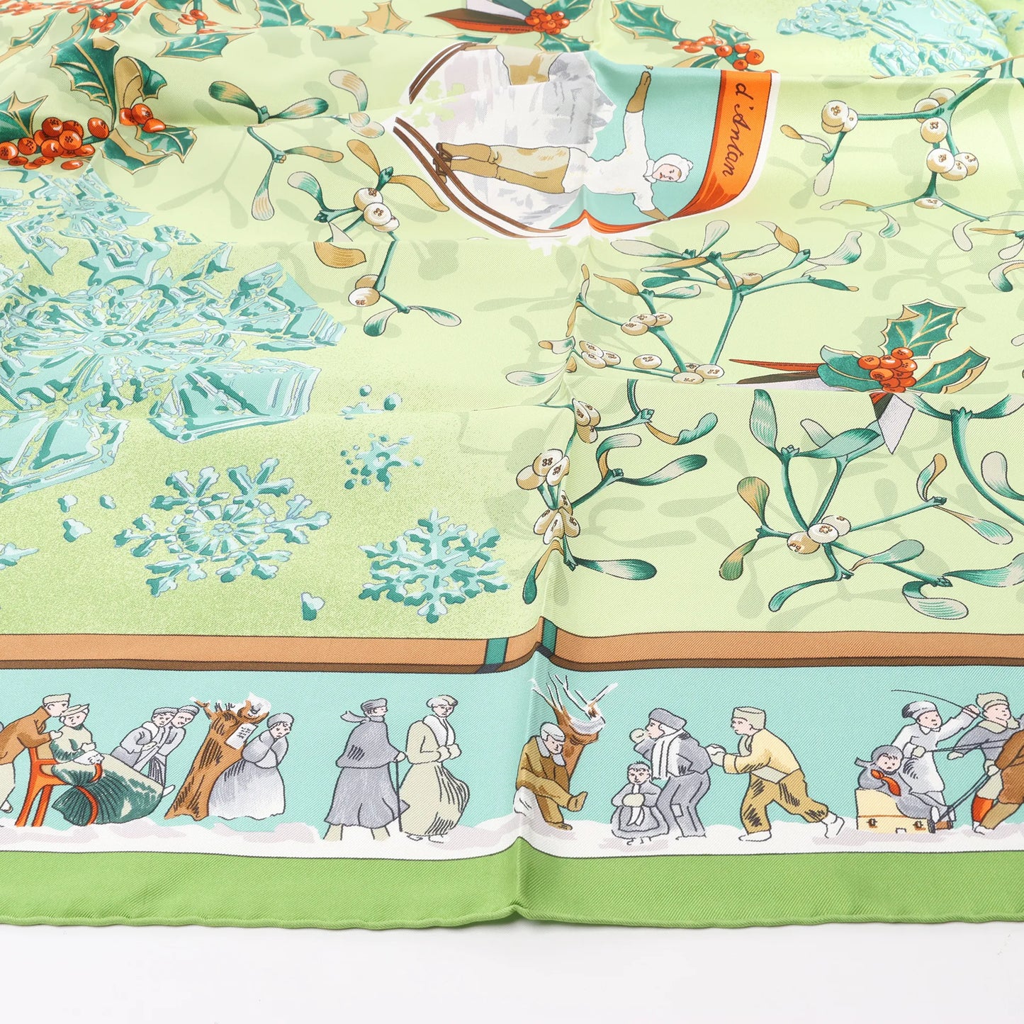 Hermès Carré 90 „Neige d'Antan“ Seidentaschentuch in Grün