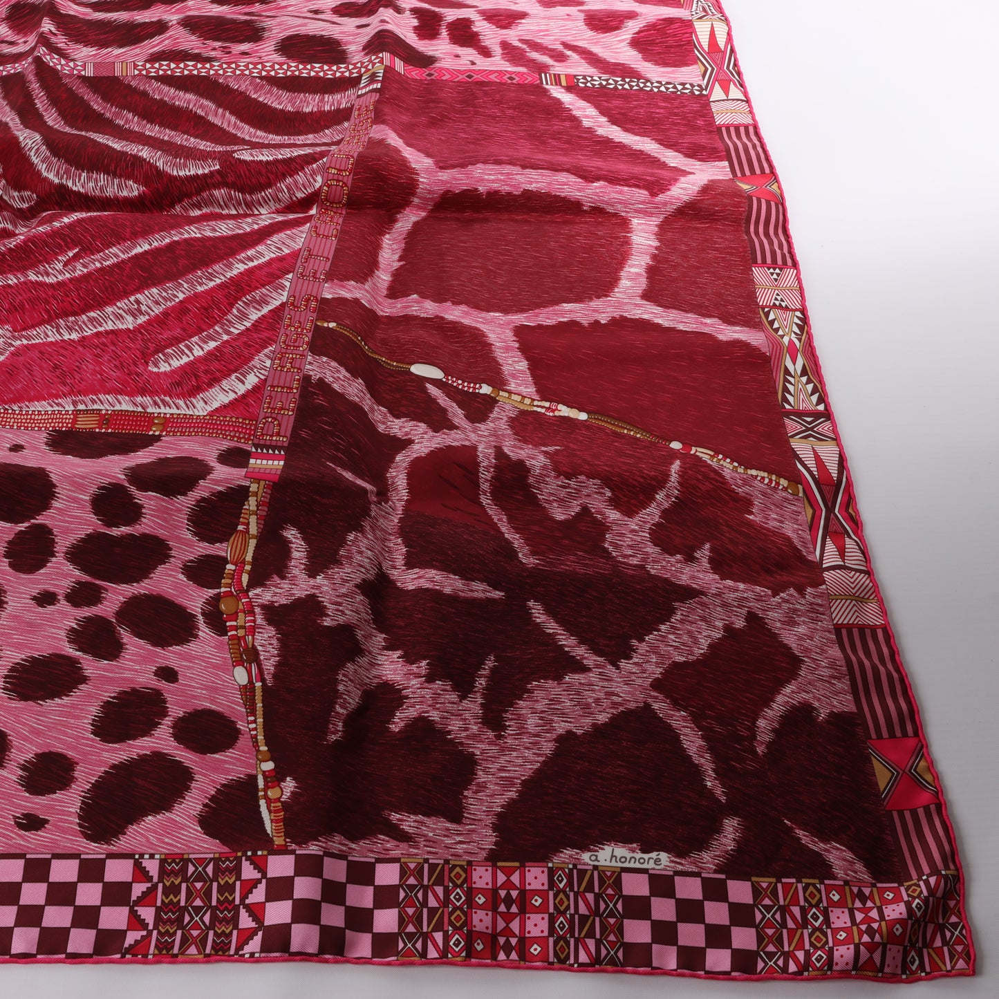 Hermès Carré 90 "PELAGES ET CAMOUFLAGE" 100% Silk Scarf in Burgundy x Pink