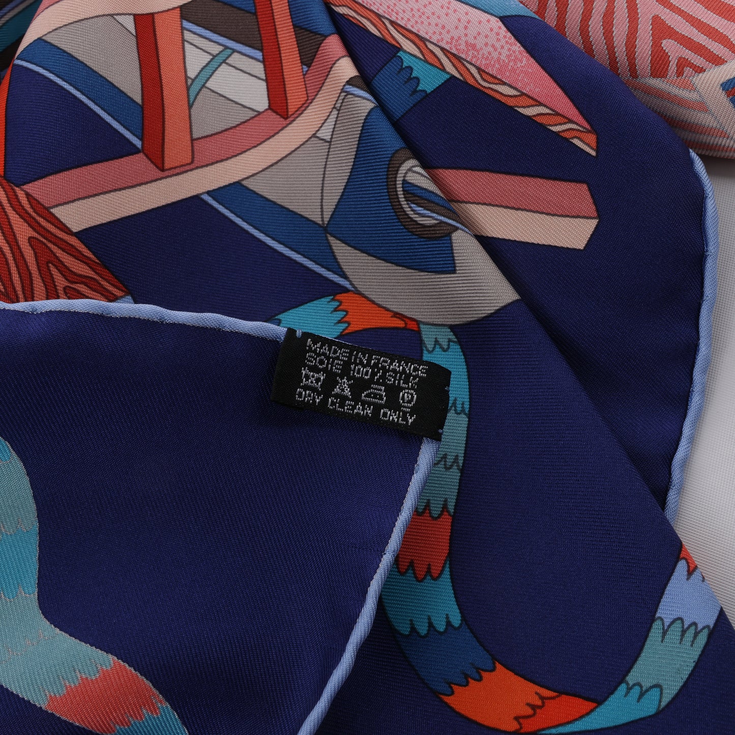 Hermès Carré 90 "Point D'ORGUE Fermata" 100% Silk Scarf in Blue