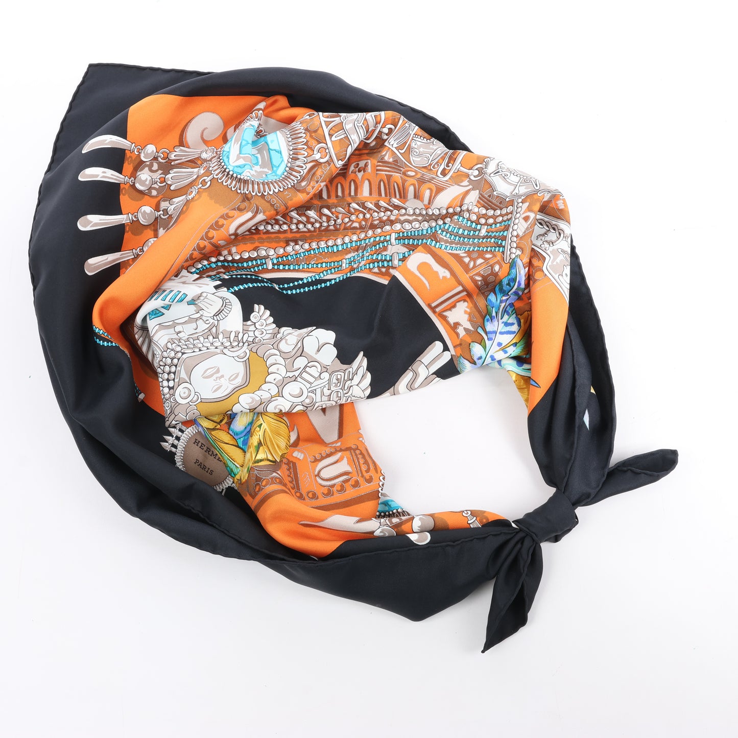 Hermès Carré 90 "Buddha Carnival" Seidentaschentuch in Schwarz